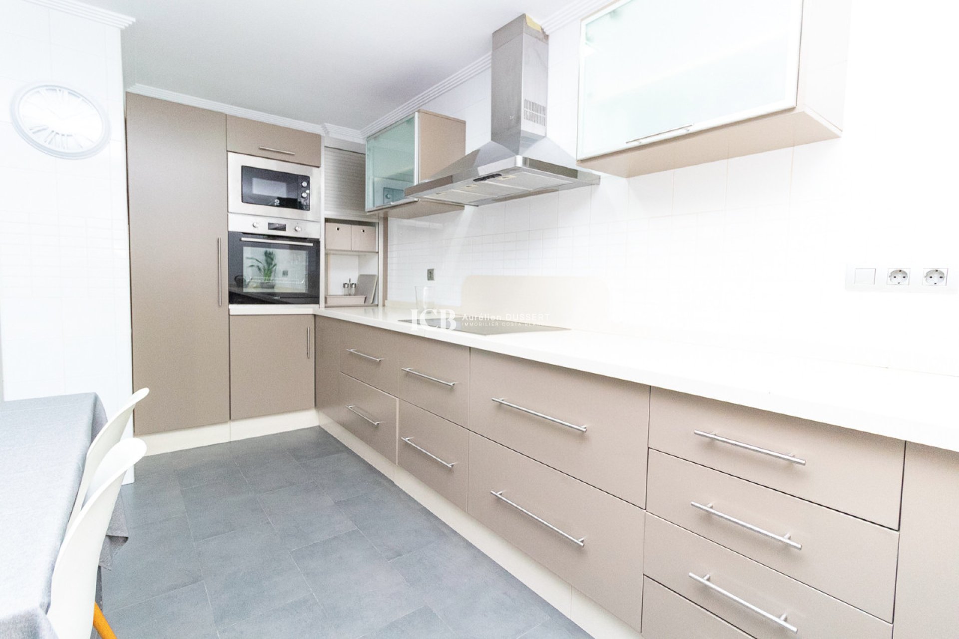 Resale - Apartment / flat -
Torrevieja - Centro