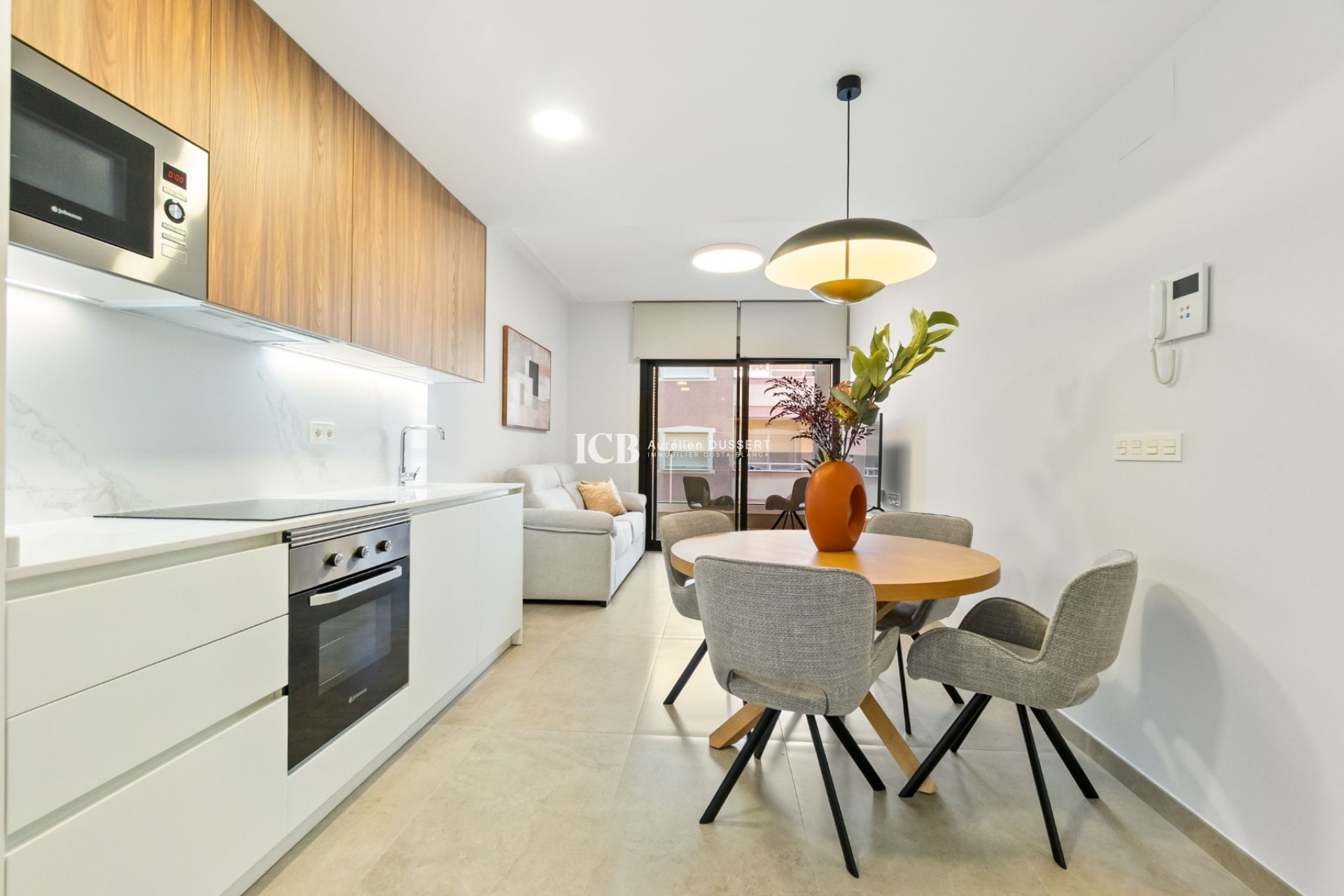 Resale - Apartment / flat -
Torrevieja - Centro