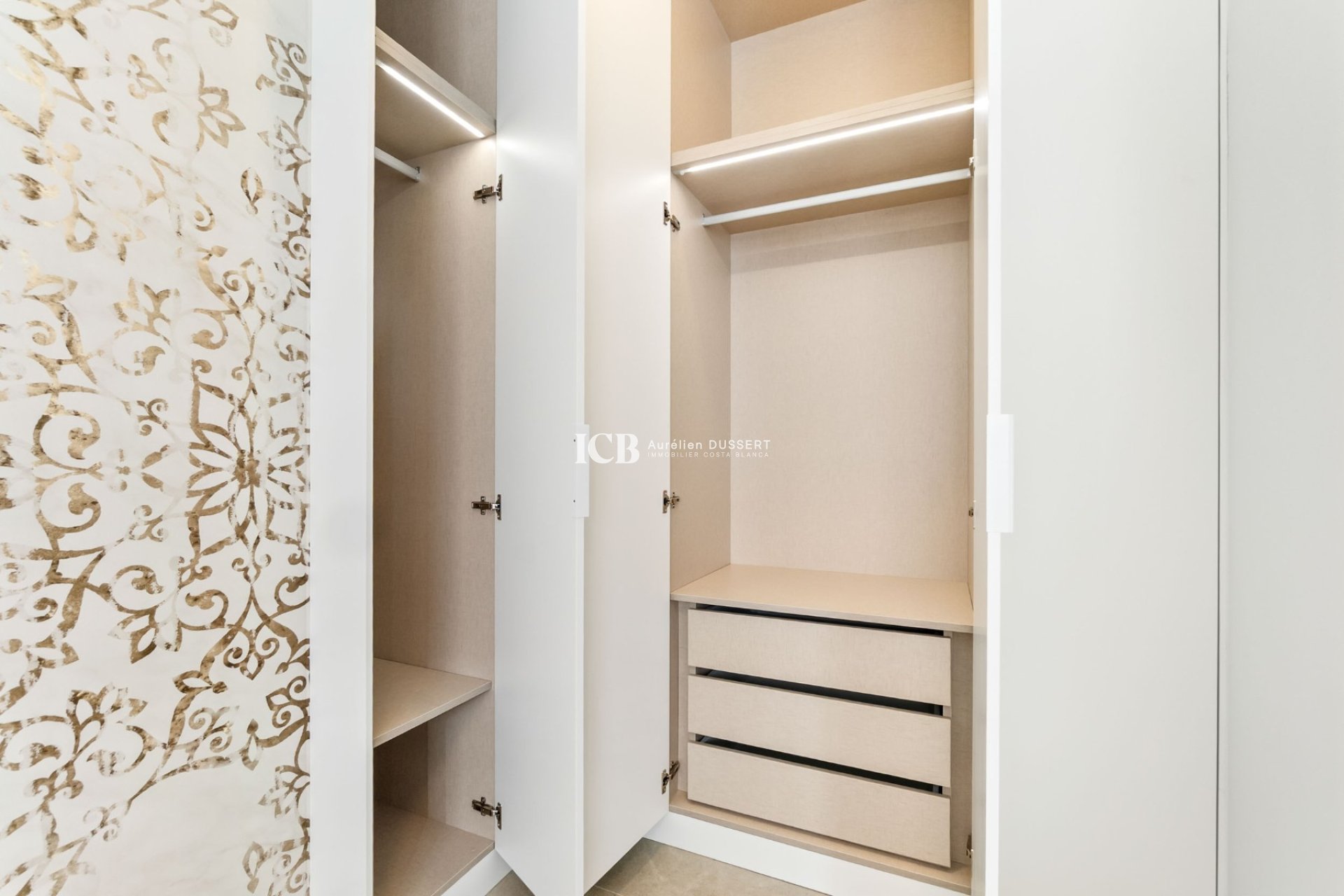 Resale - Apartment / flat -
Torrevieja - Centro