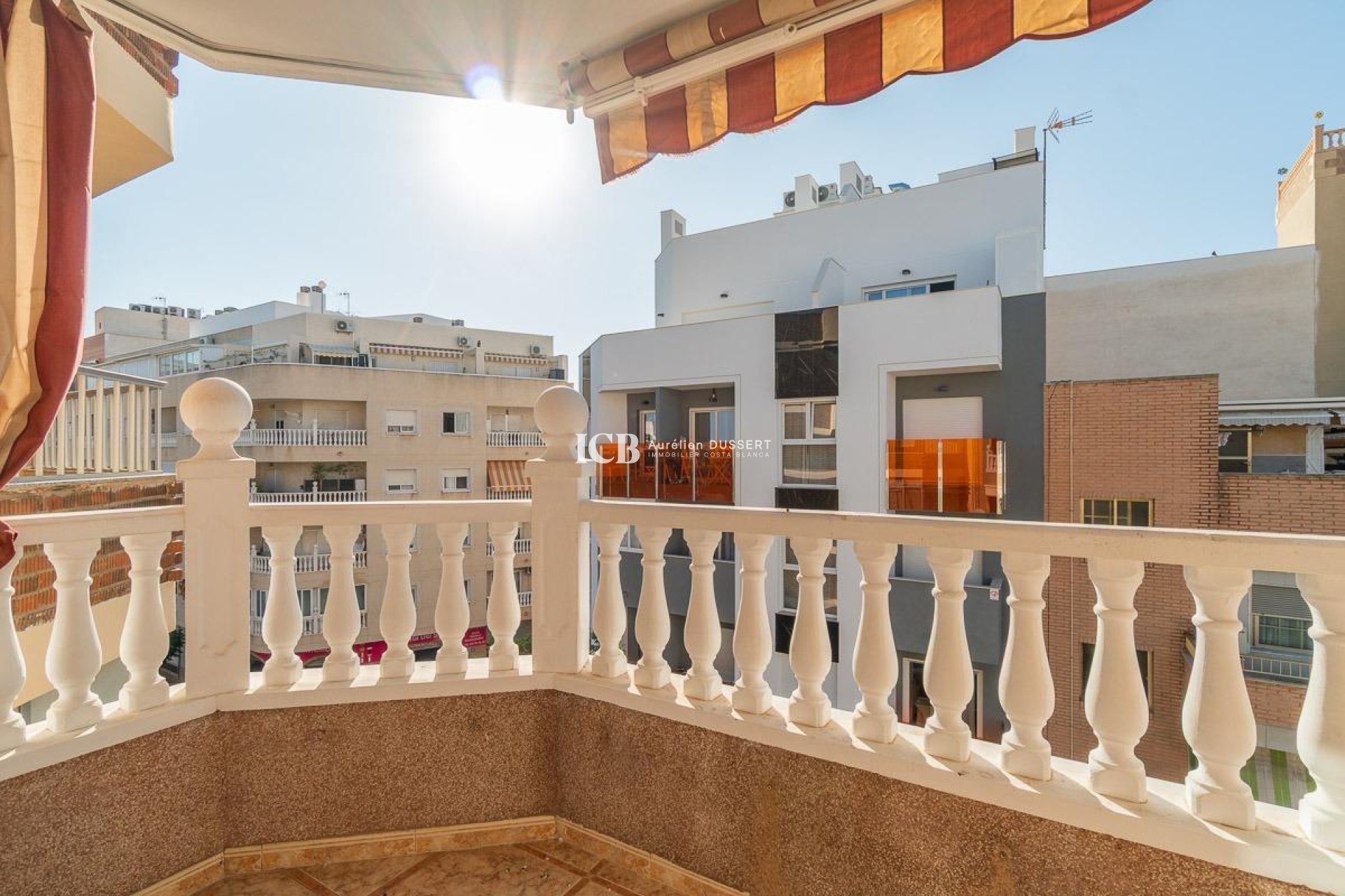 Resale - Apartment / flat -
Torrevieja - Centro