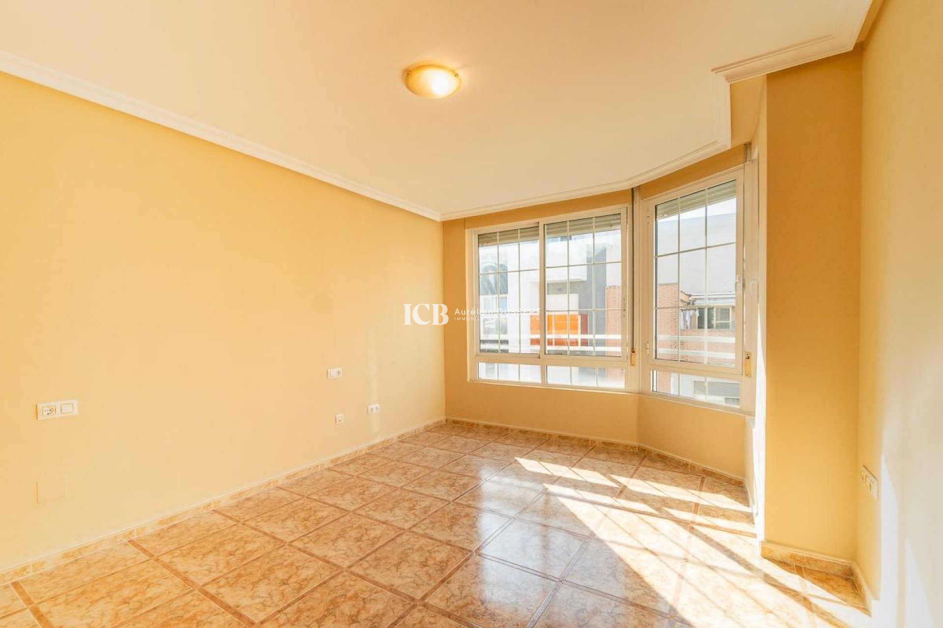 Resale - Apartment / flat -
Torrevieja - Centro