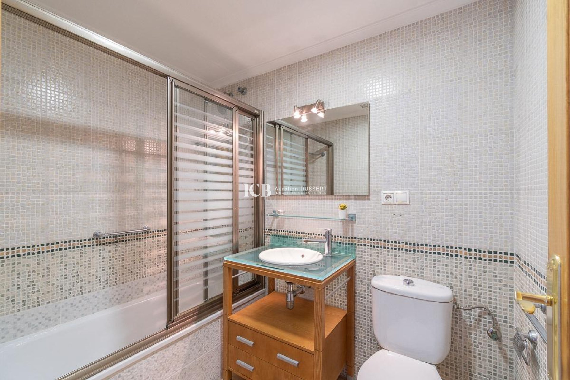 Resale - Apartment / flat -
Torrevieja - Centro