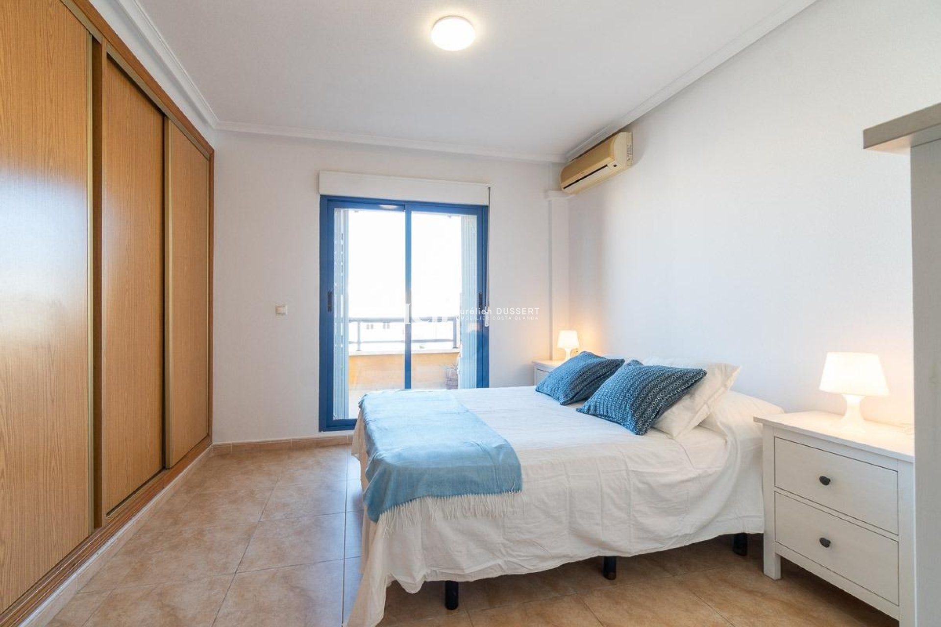 Resale - Apartment / flat -
Torrevieja - Centro