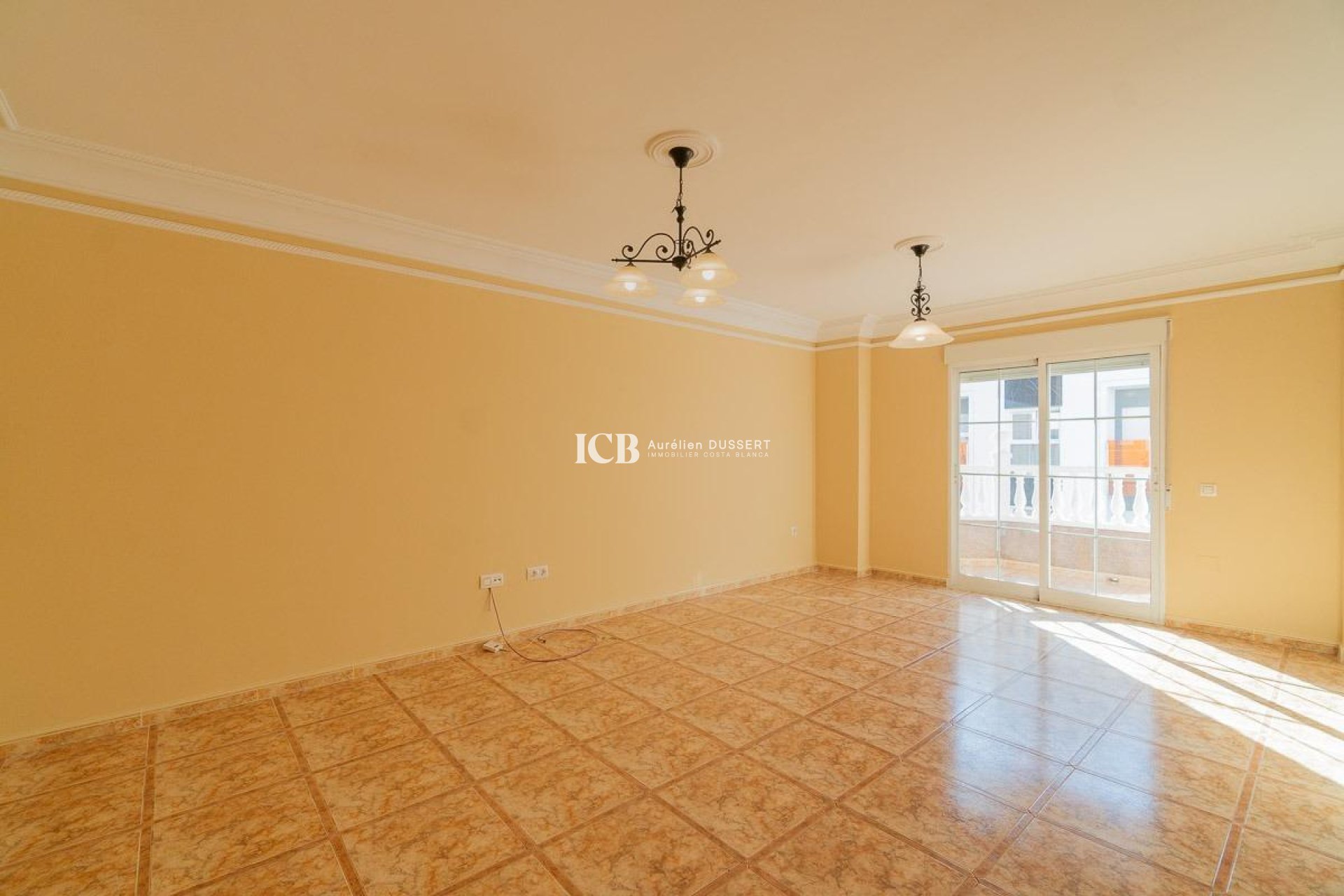 Resale - Apartment / flat -
Torrevieja - Centro