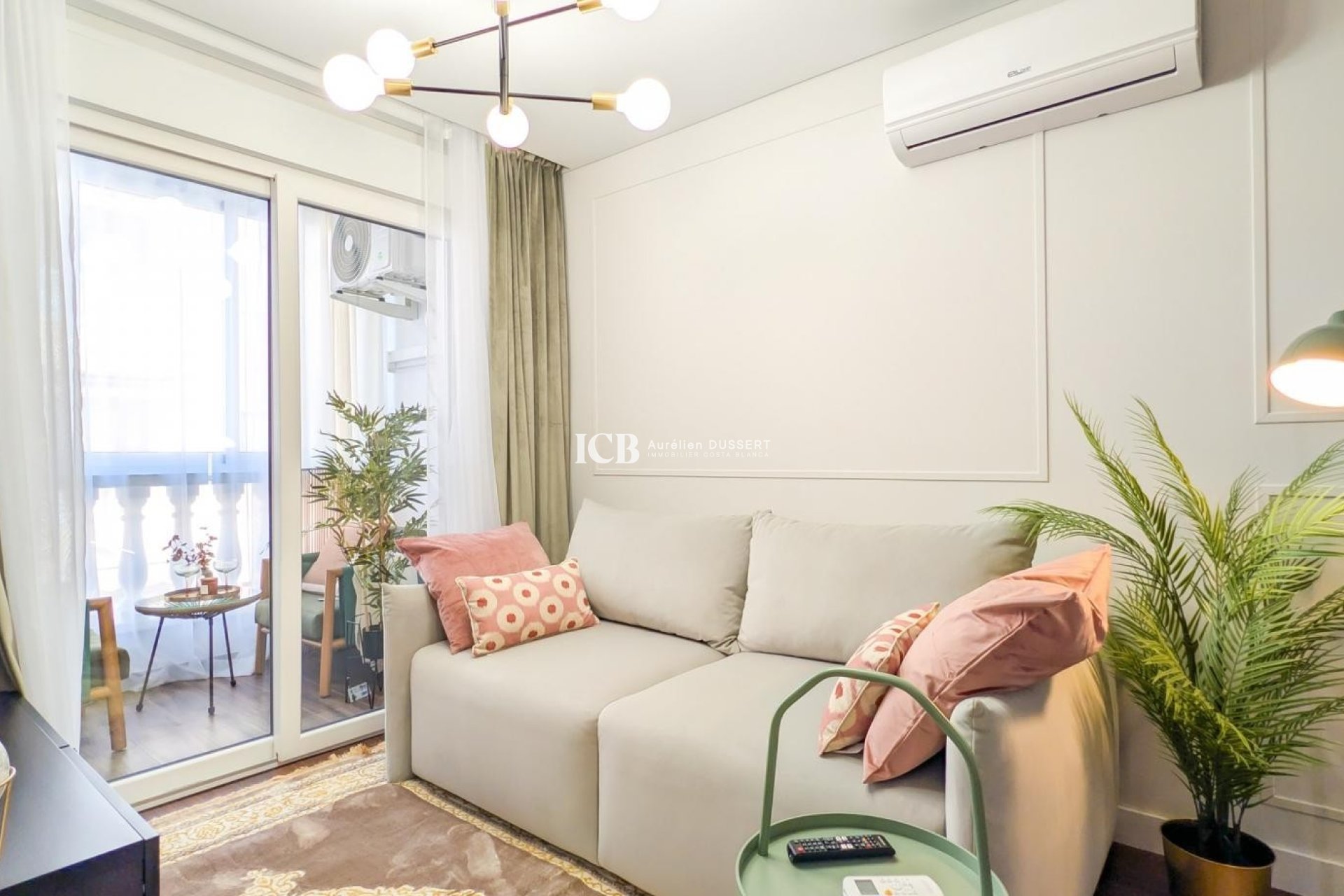 Resale - Apartment / flat -
Torrevieja - Centro