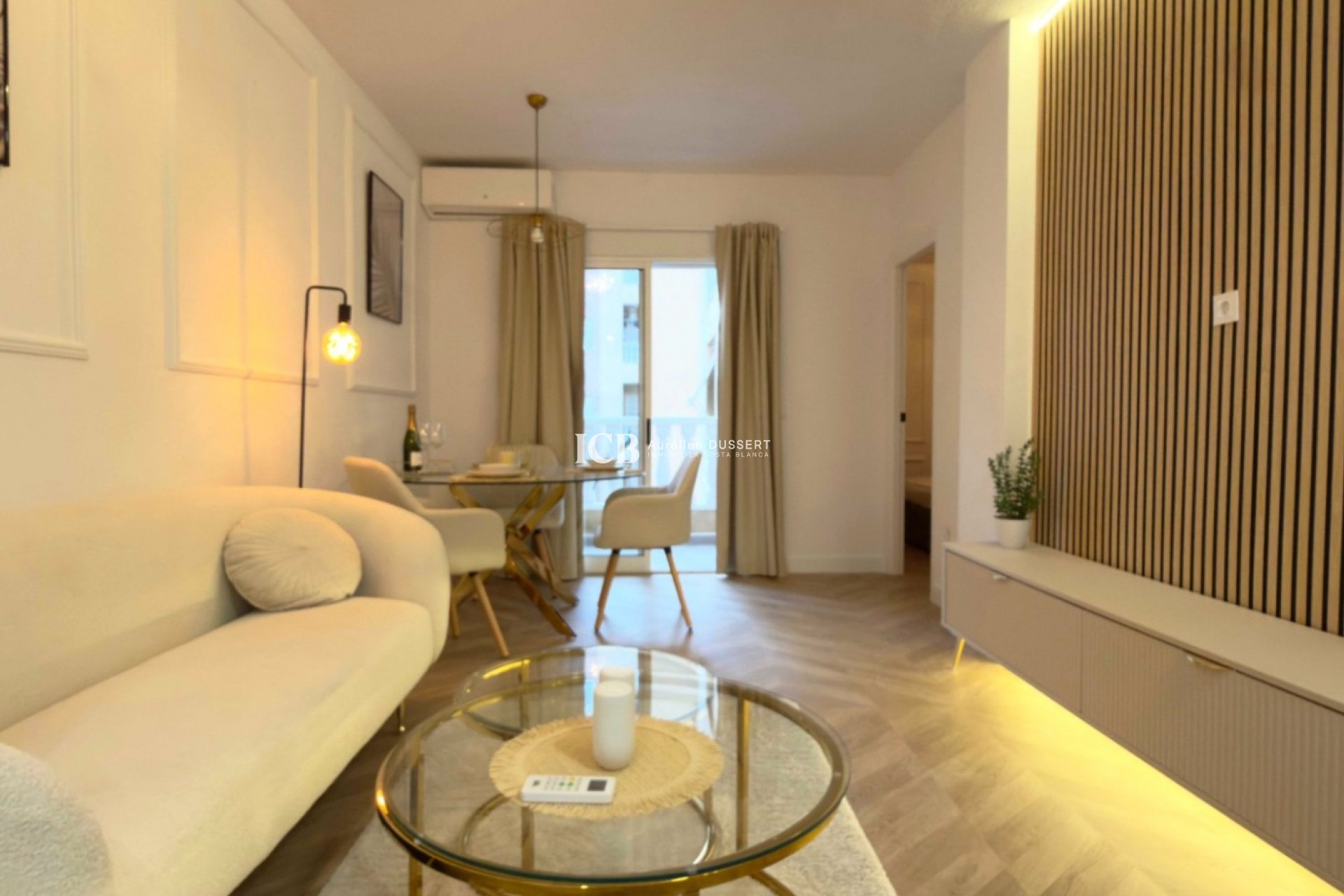 Resale - Apartment / flat -
Torrevieja - Centro