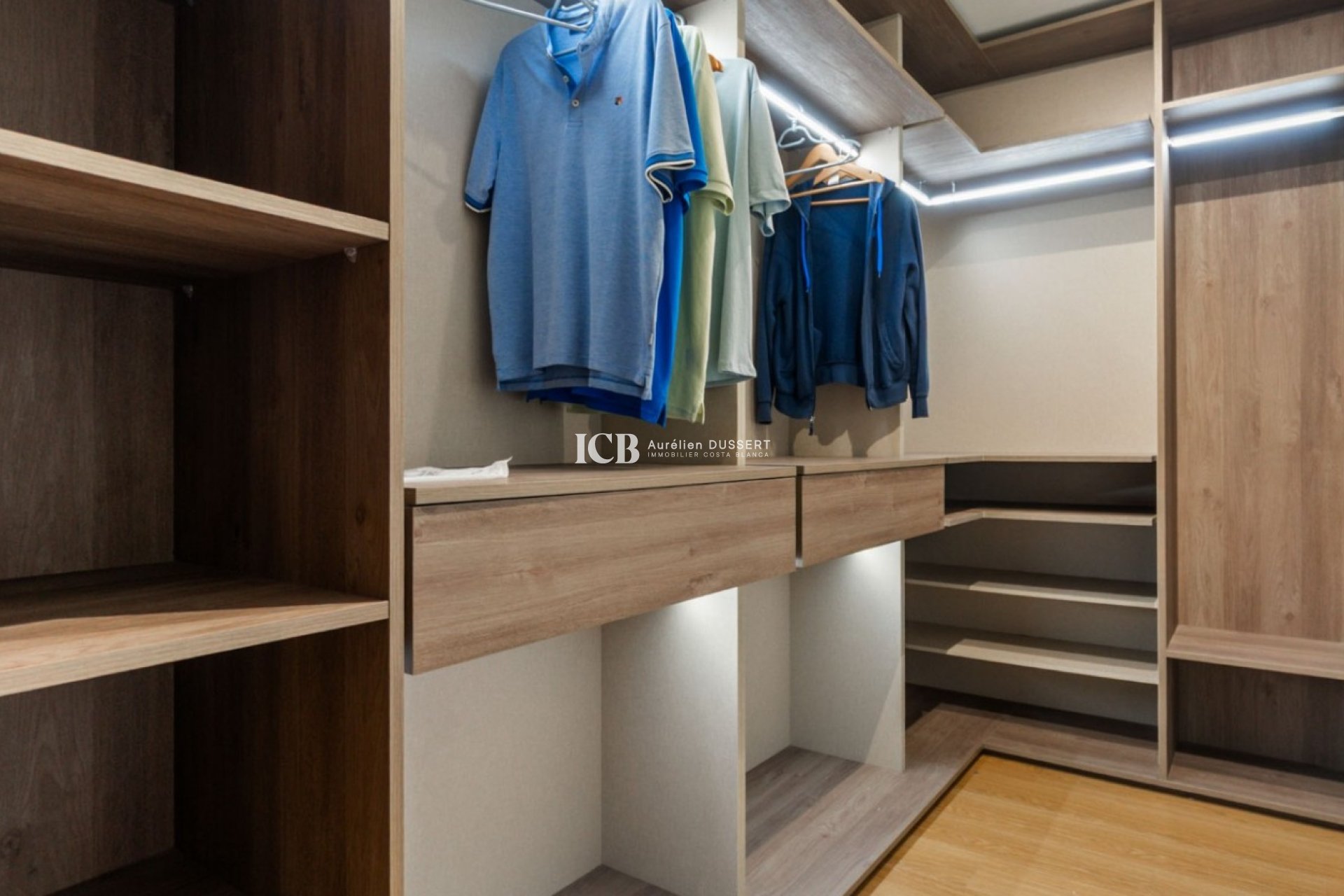 Resale - Apartment / flat -
Torrevieja - Centro