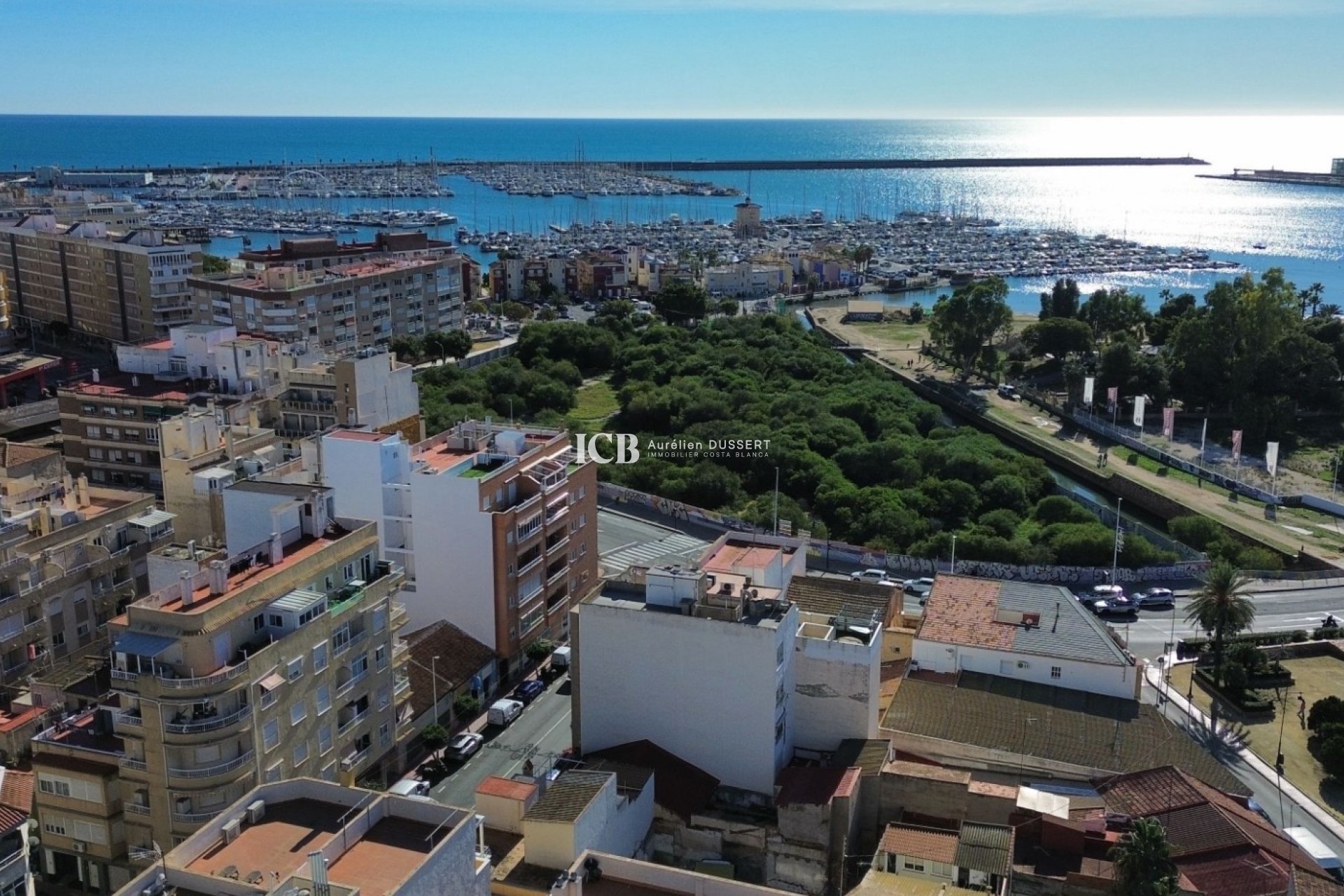 Resale - Apartment / flat -
Torrevieja - Centro