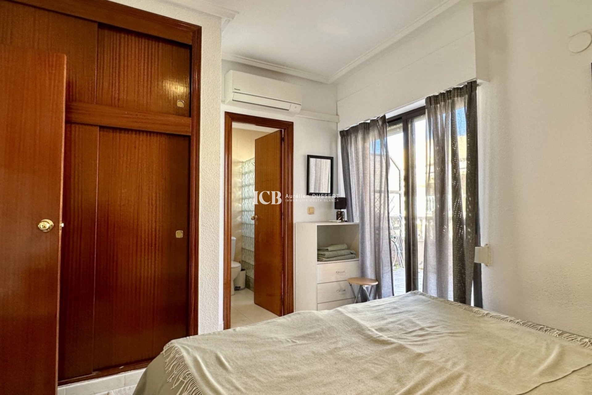 Resale - Apartment / flat -
Torrevieja - Centro
