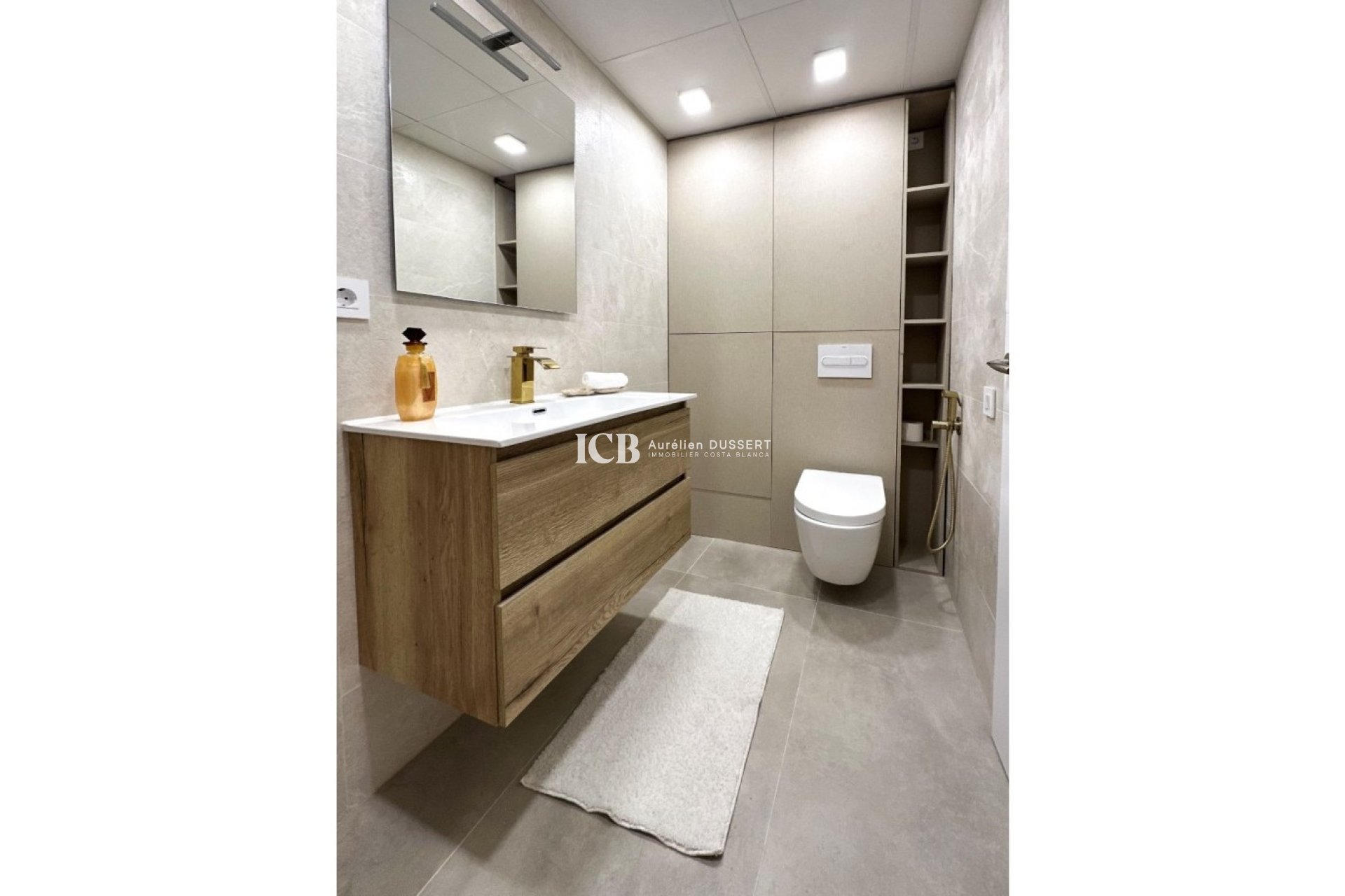 Resale - Apartment / flat -
Torrevieja - Centro