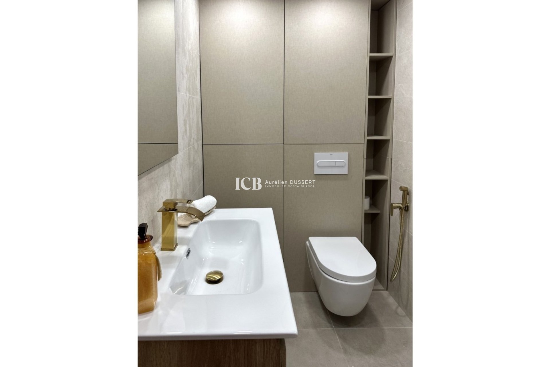 Resale - Apartment / flat -
Torrevieja - Centro