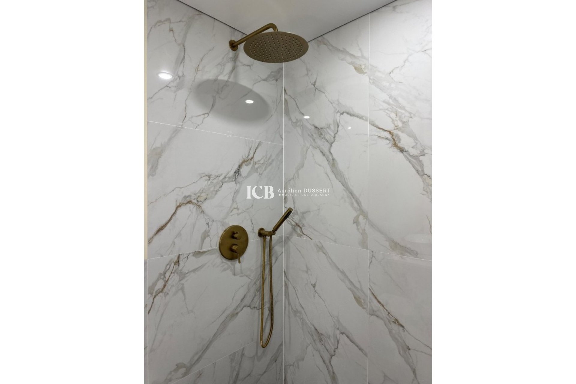 Resale - Apartment / flat -
Torrevieja - Centro