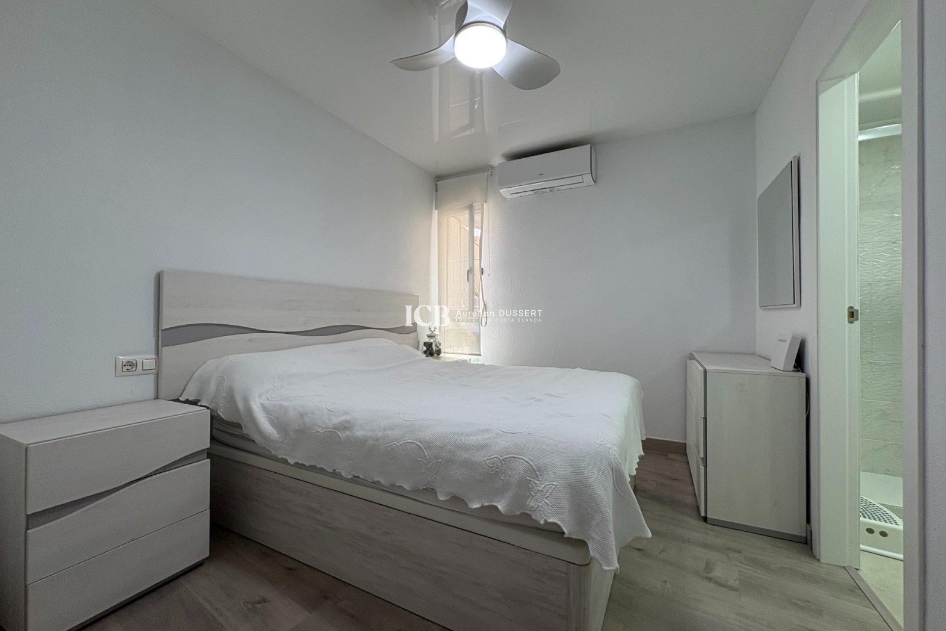 Resale - Apartment / flat -
Torrevieja - Centro