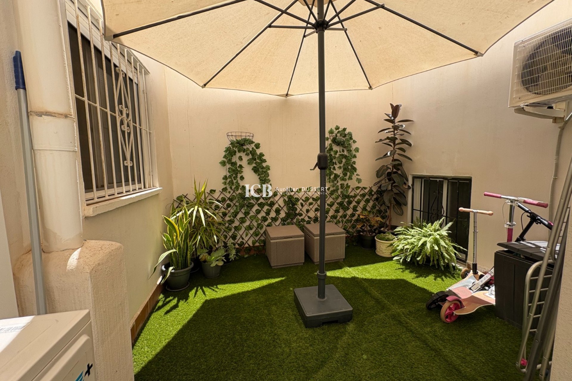 Resale - Apartment / flat -
Torrevieja - Centro