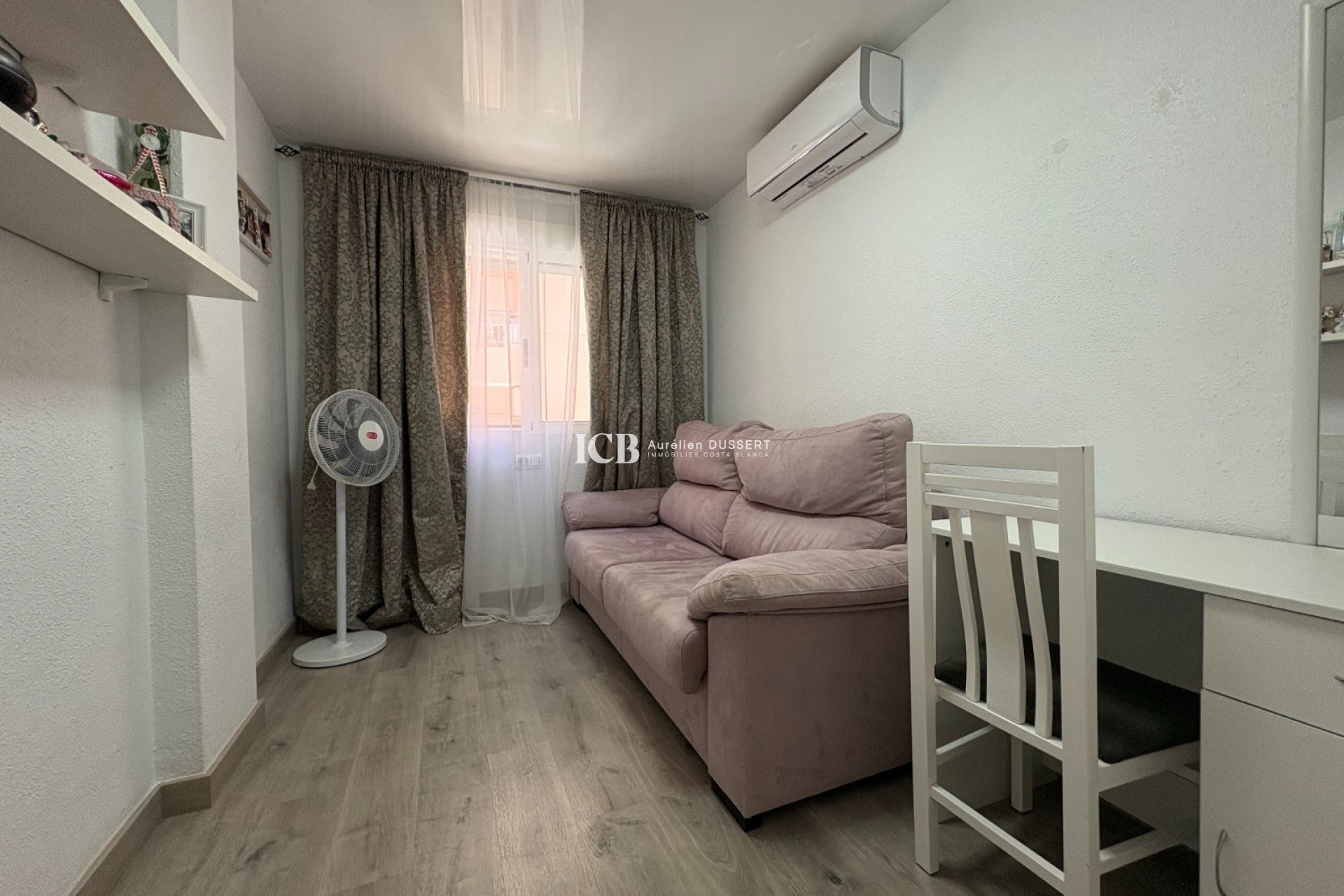 Resale - Apartment / flat -
Torrevieja - Centro