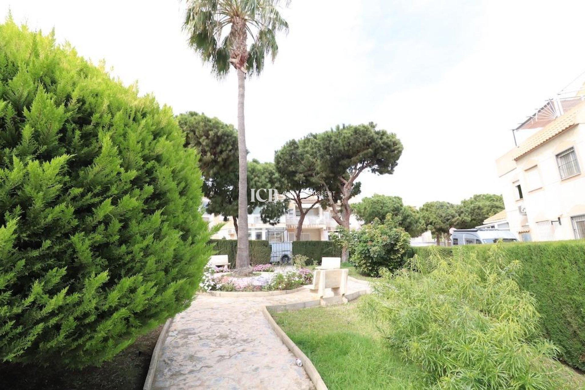 Resale - Apartment / flat -
Torrevieja - Lago jardin