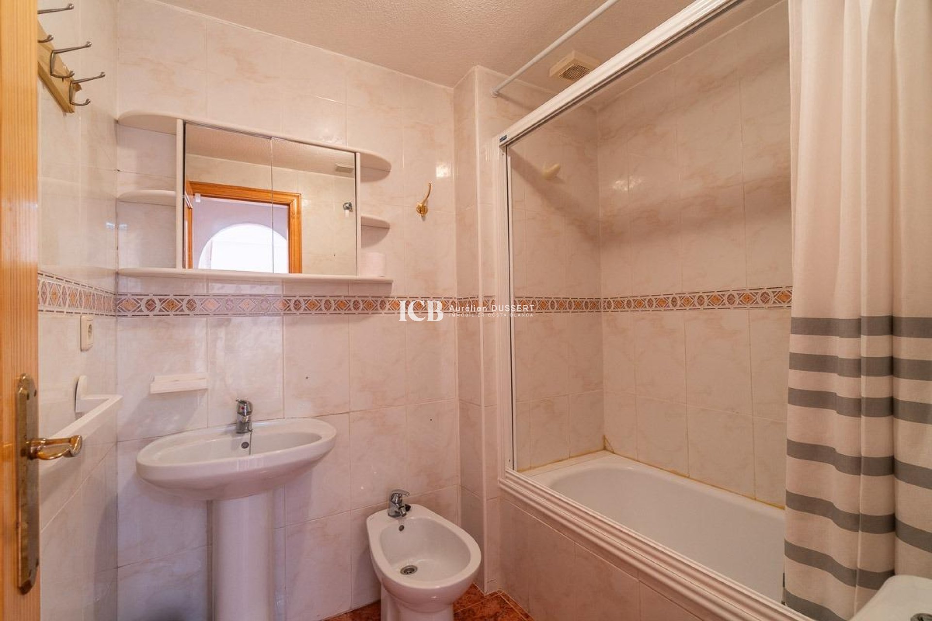 Resale - Apartment / flat -
Torrevieja - Nueva Torrevieja