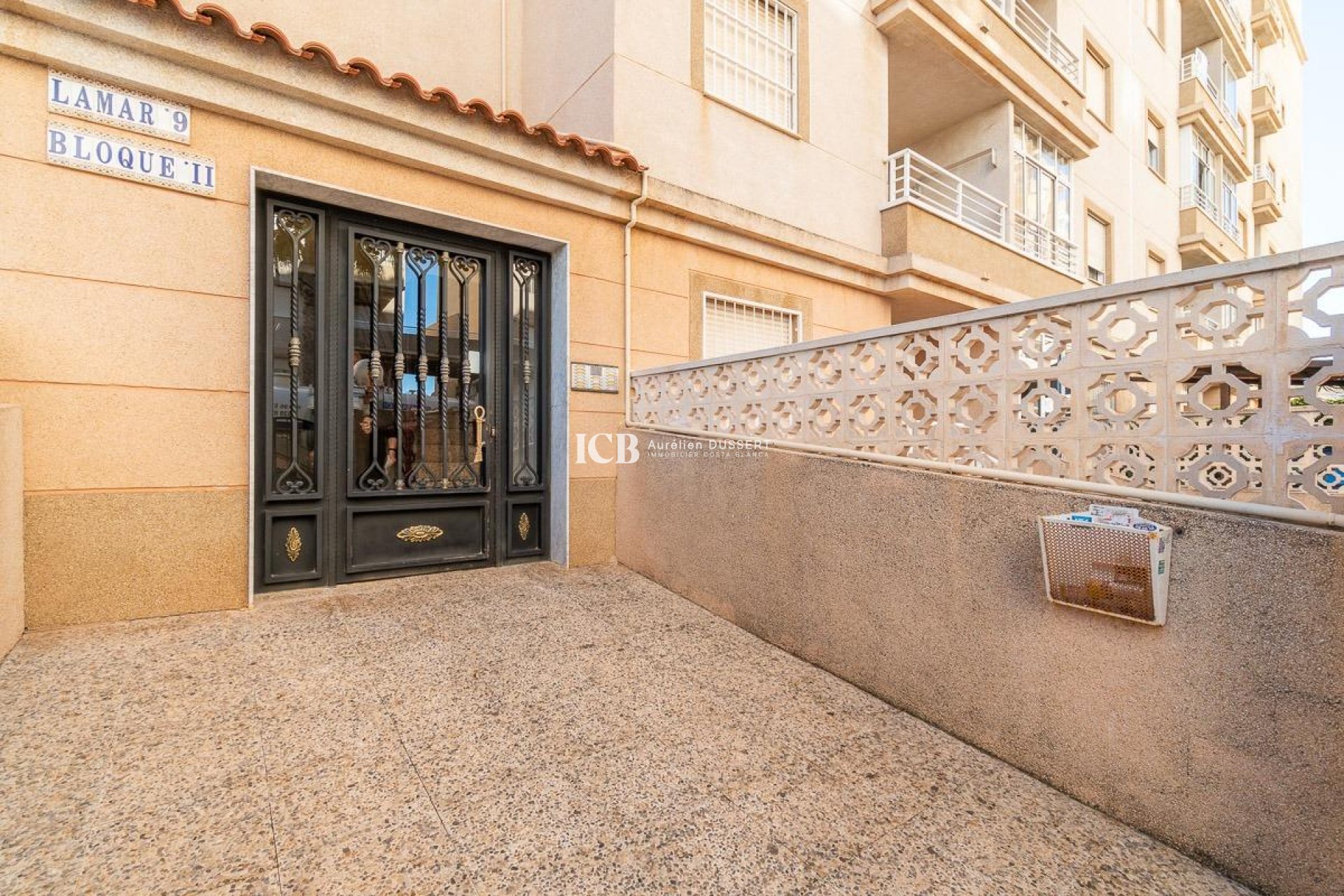 Resale - Apartment / flat -
Torrevieja - Nueva Torrevieja