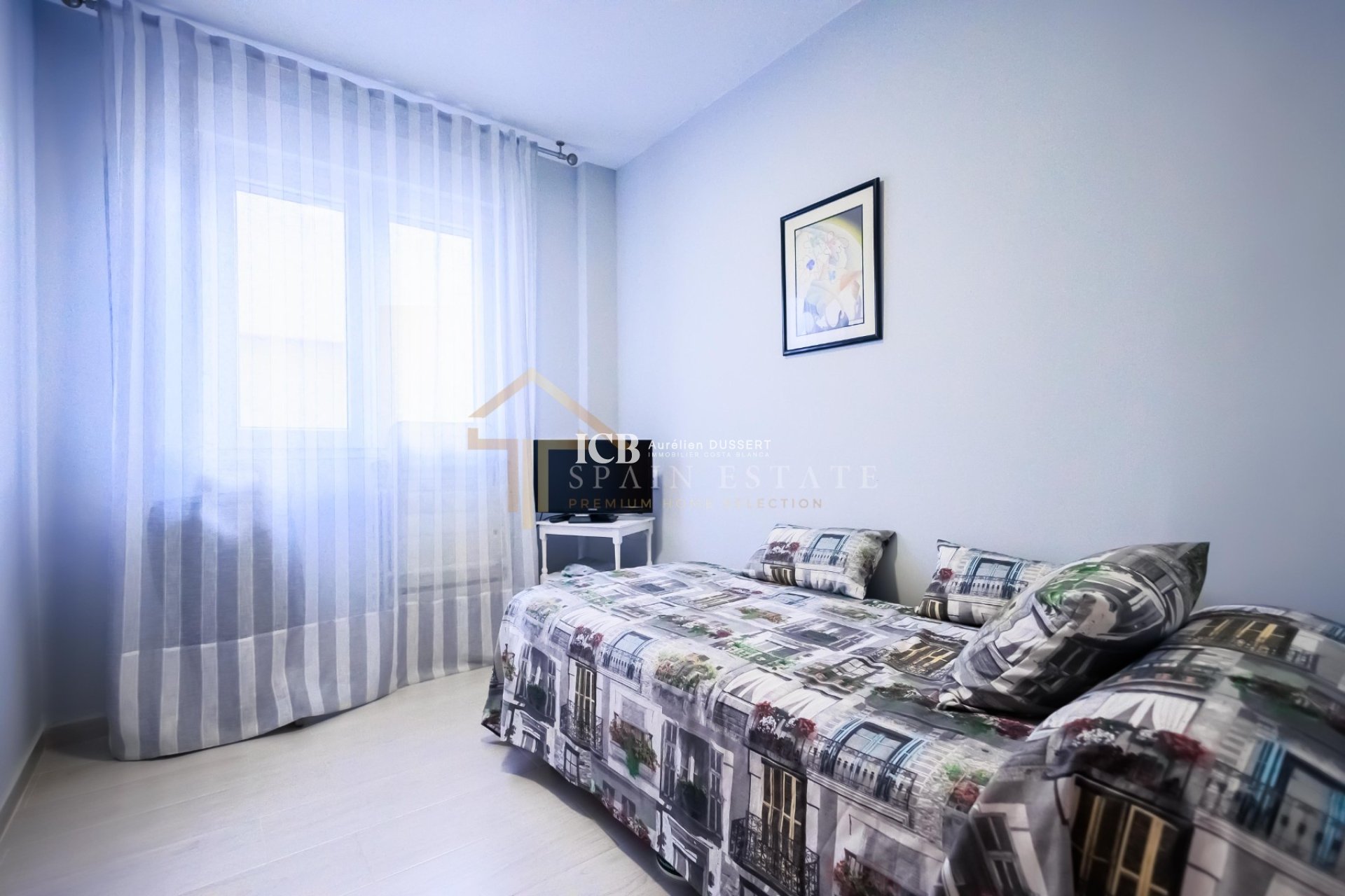 Resale - Apartment / flat -
Torrevieja - Paseo maritimo