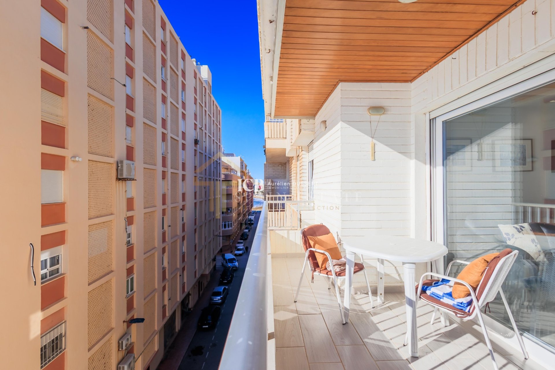 Resale - Apartment / flat -
Torrevieja - Paseo maritimo