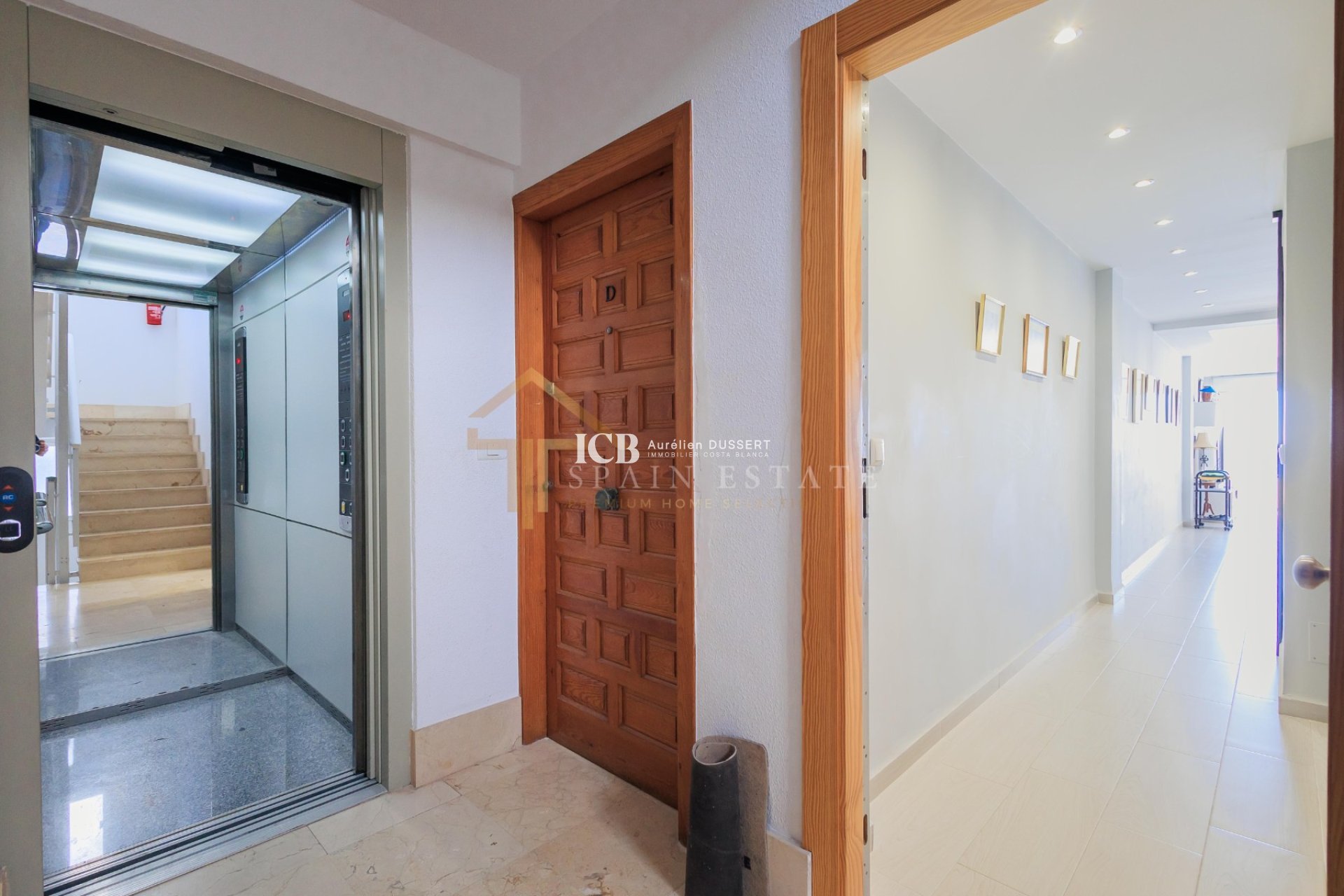 Resale - Apartment / flat -
Torrevieja - Paseo maritimo