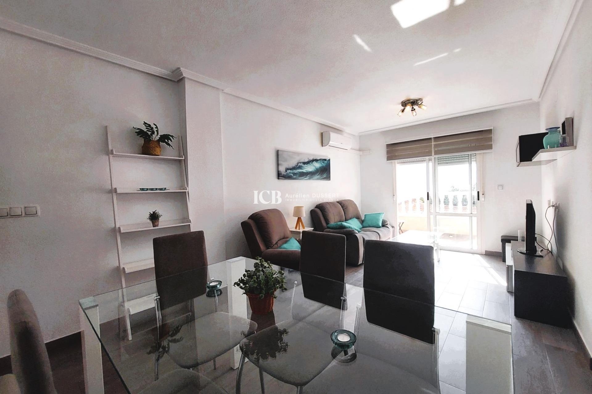 Resale - Apartment / flat -
Torrevieja - Paseo maritimo