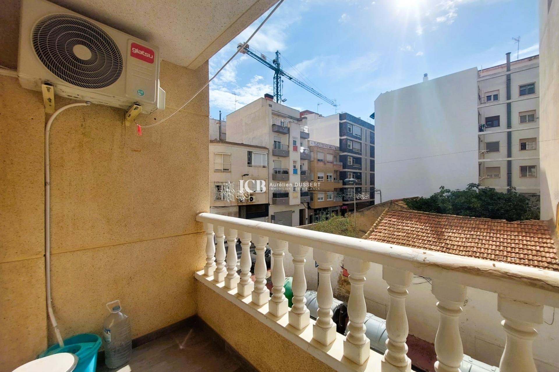 Resale - Apartment / flat -
Torrevieja - Paseo maritimo