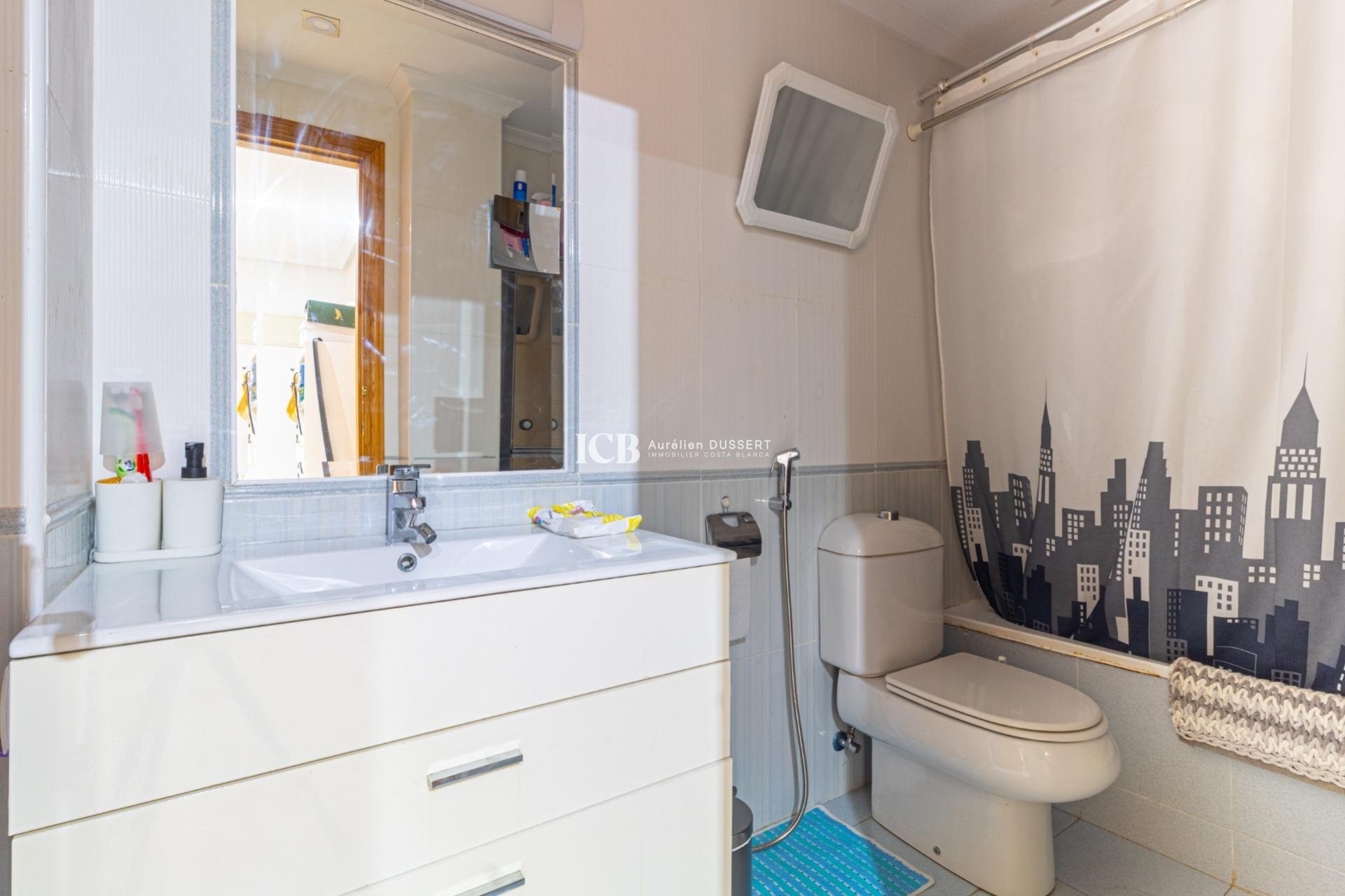 Resale - Apartment / flat -
Torrevieja - Playa de los locos