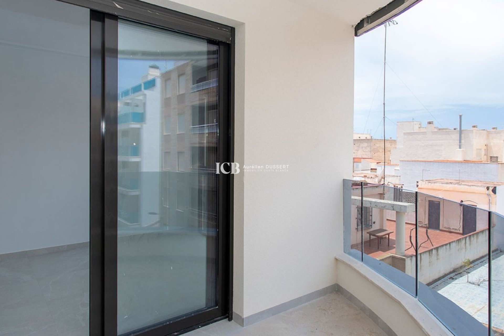 Resale - Apartment / flat -
Torrevieja - Playa del Cura