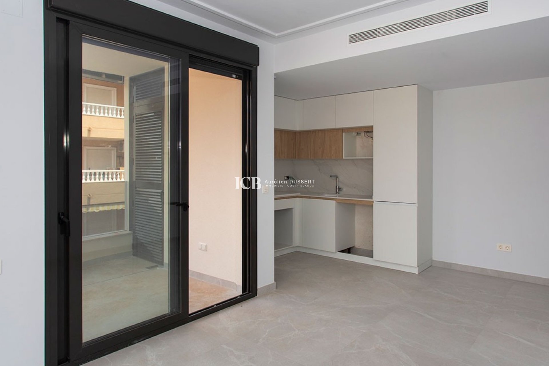 Resale - Apartment / flat -
Torrevieja - Playa del Cura