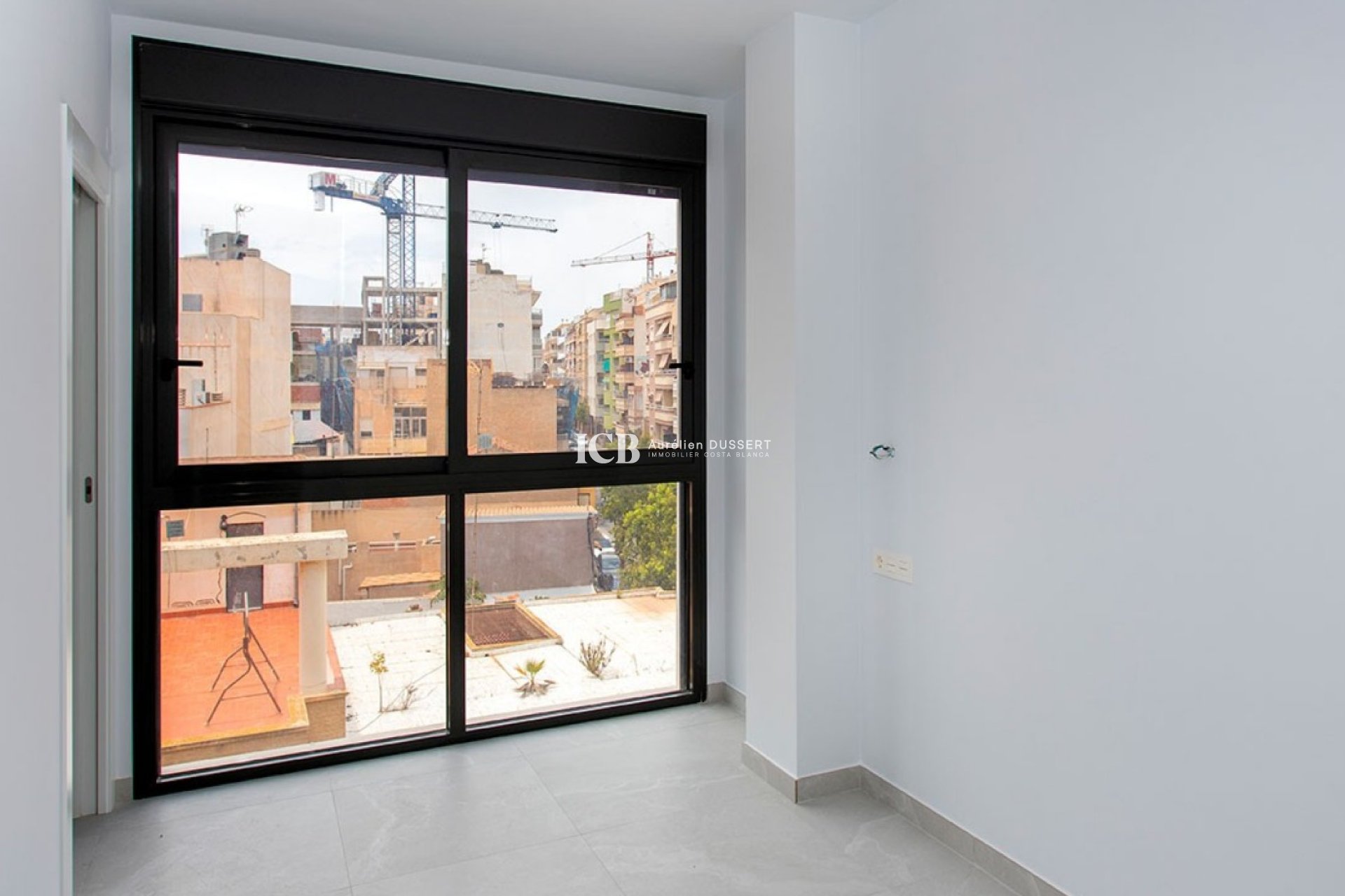 Resale - Apartment / flat -
Torrevieja - Playa del Cura