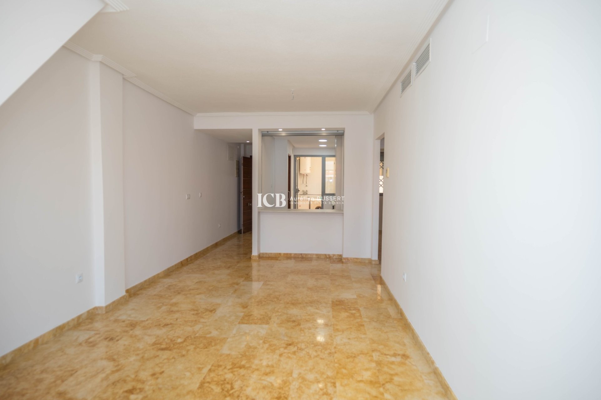 Resale - Apartment / flat -
Torrevieja - Playa del Cura