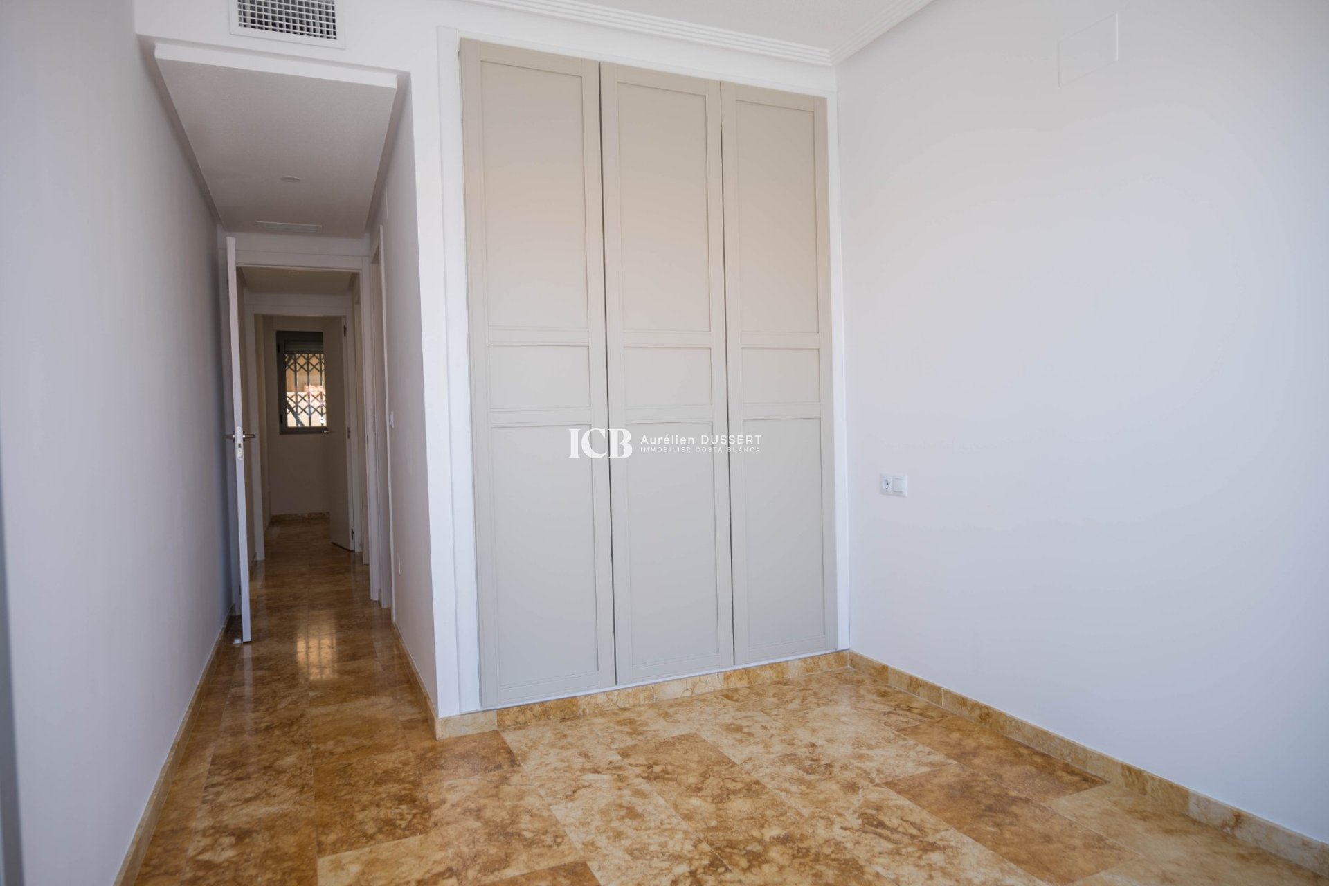 Resale - Apartment / flat -
Torrevieja - Playa del Cura