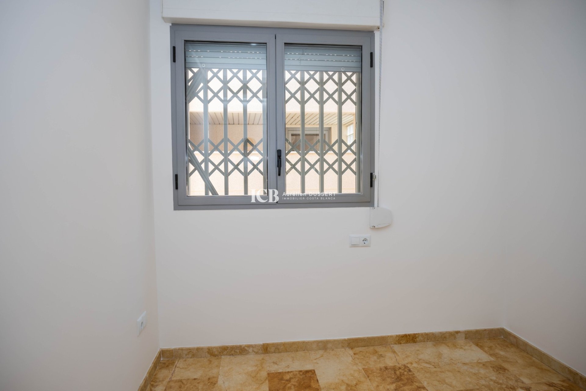 Resale - Apartment / flat -
Torrevieja - Playa del Cura