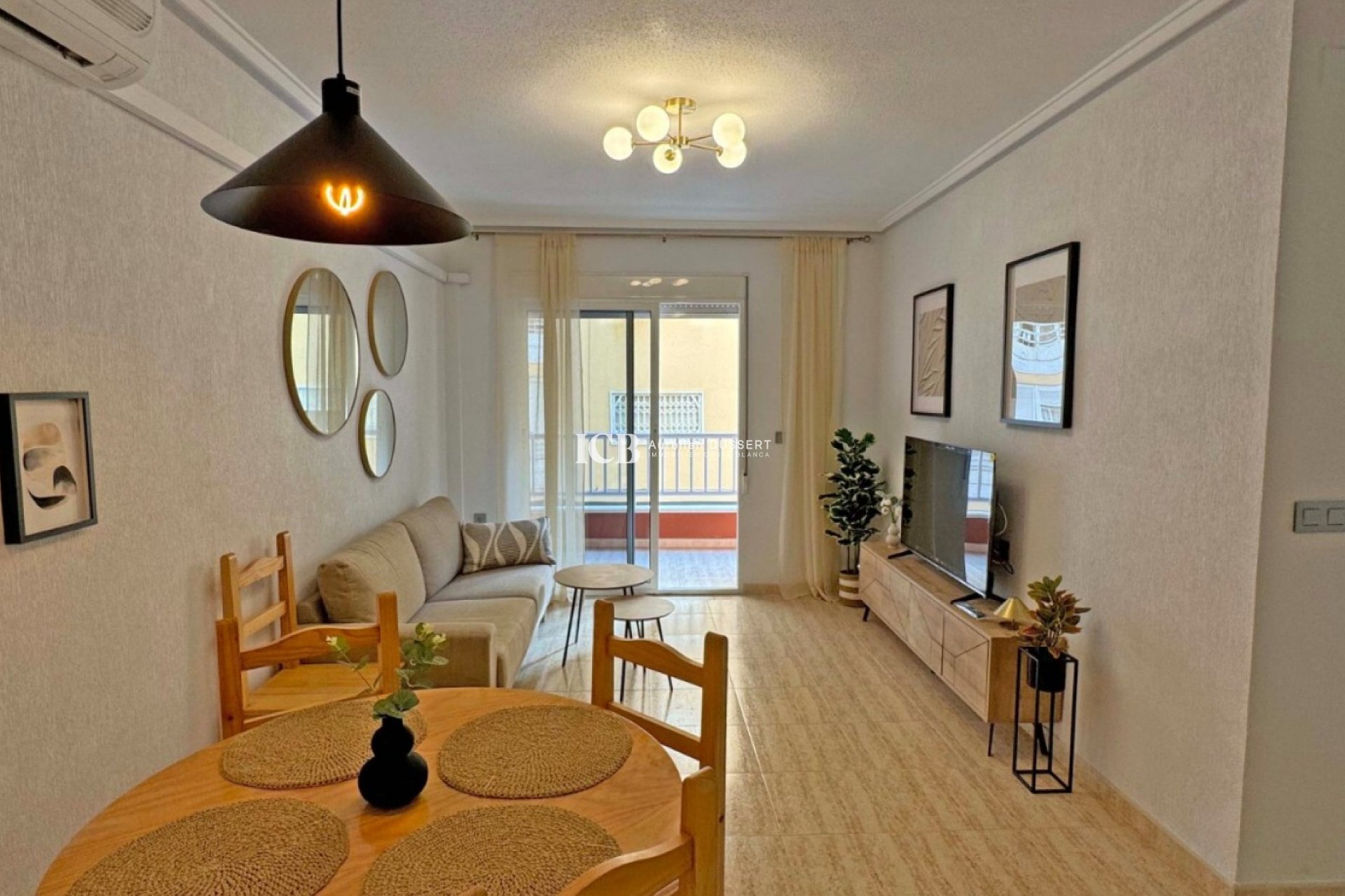 Resale - Apartment / flat -
Torrevieja - Playa del Cura