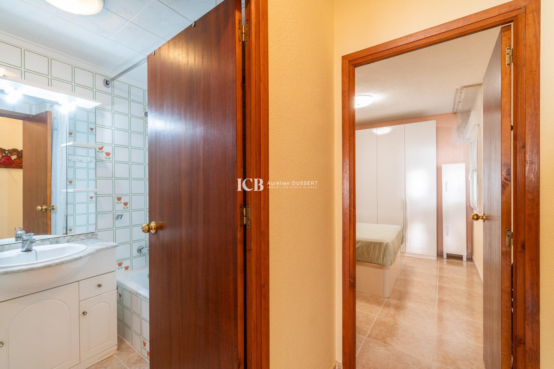 Resale - Apartment / flat -
Torrevieja - Playa del cura