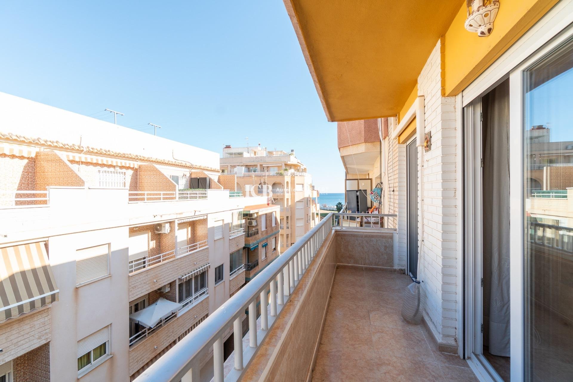 Resale - Apartment / flat -
Torrevieja - Playa del cura