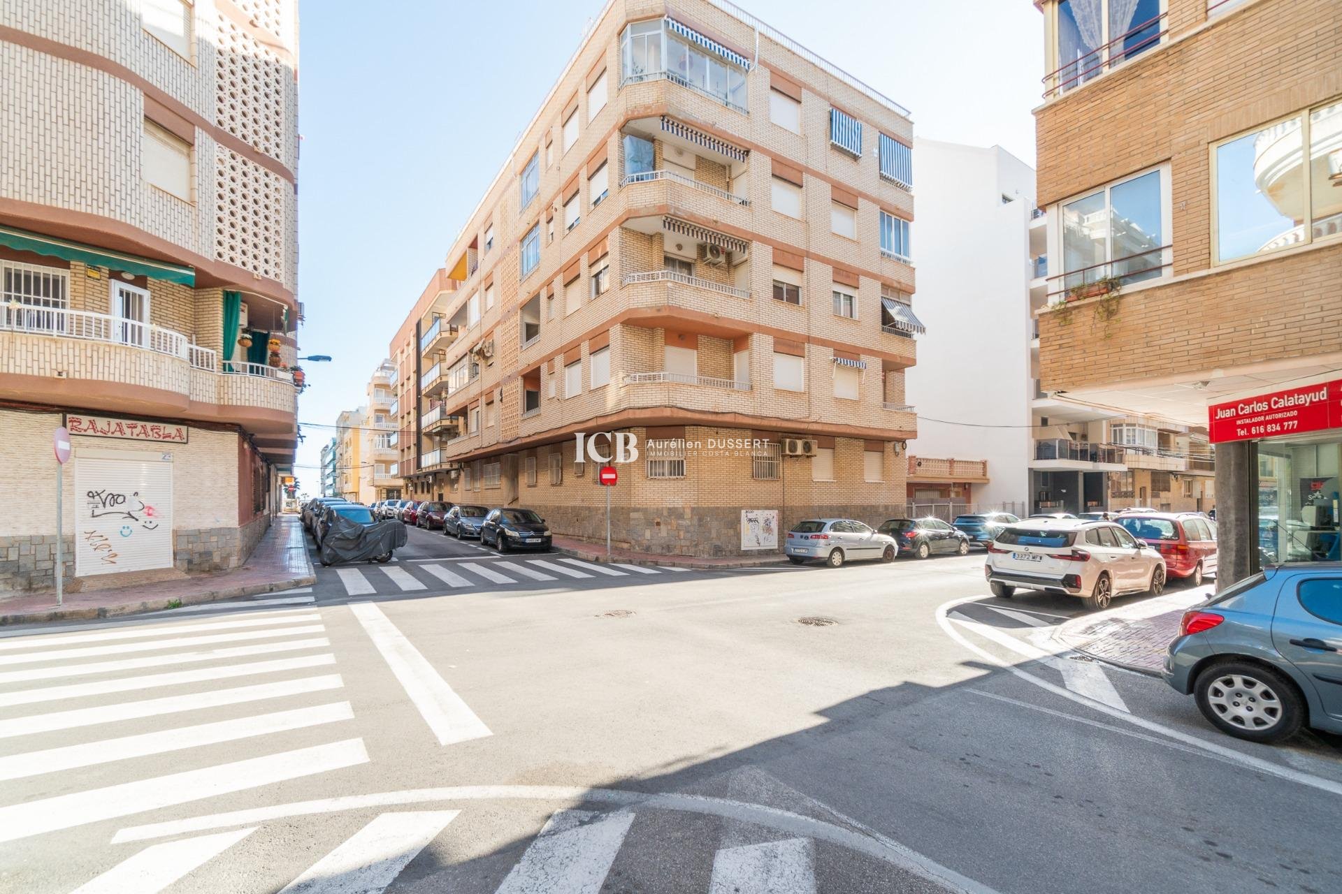 Resale - Apartment / flat -
Torrevieja - Playa del cura