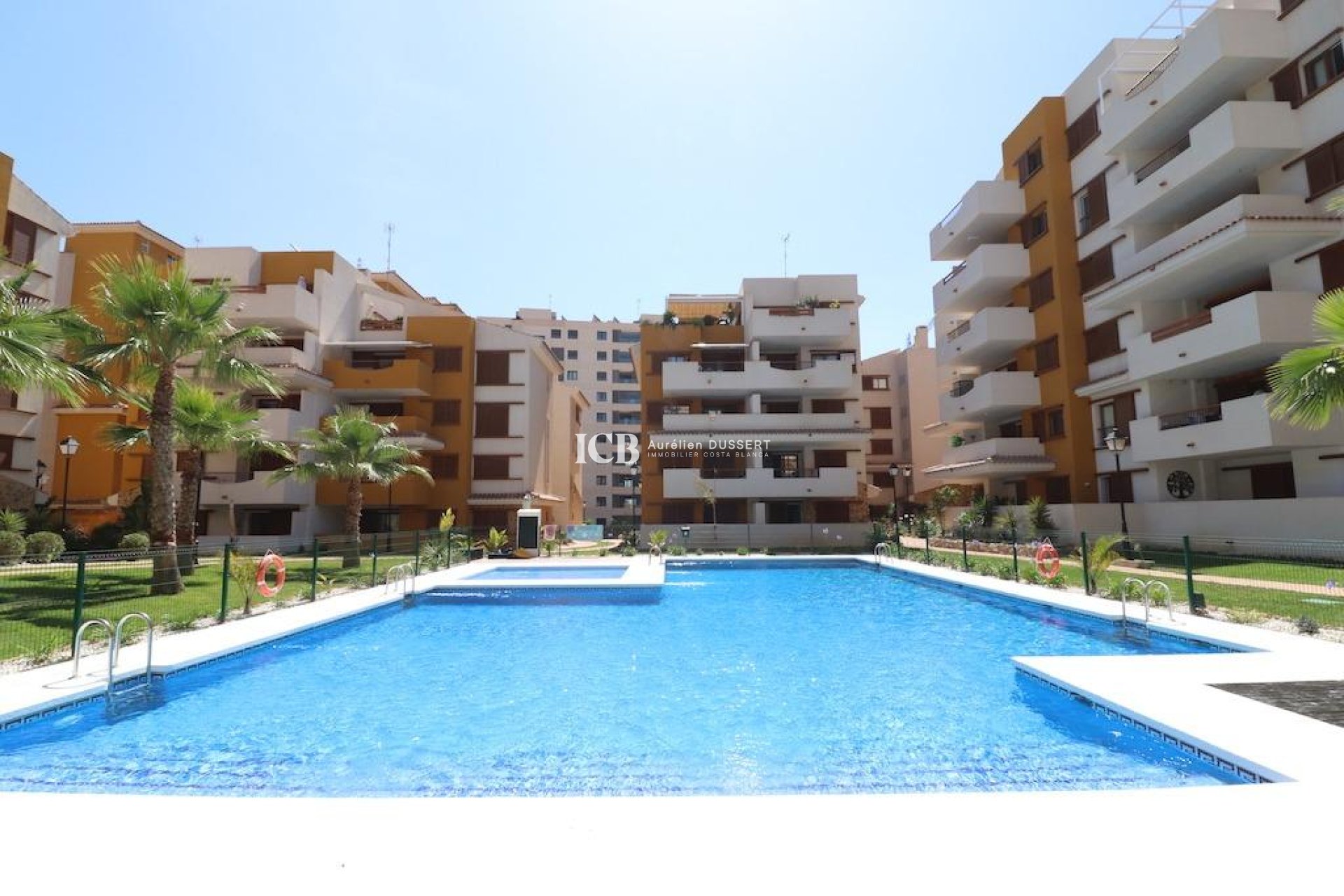 Resale - Apartment / flat -
Torrevieja - Punta prima