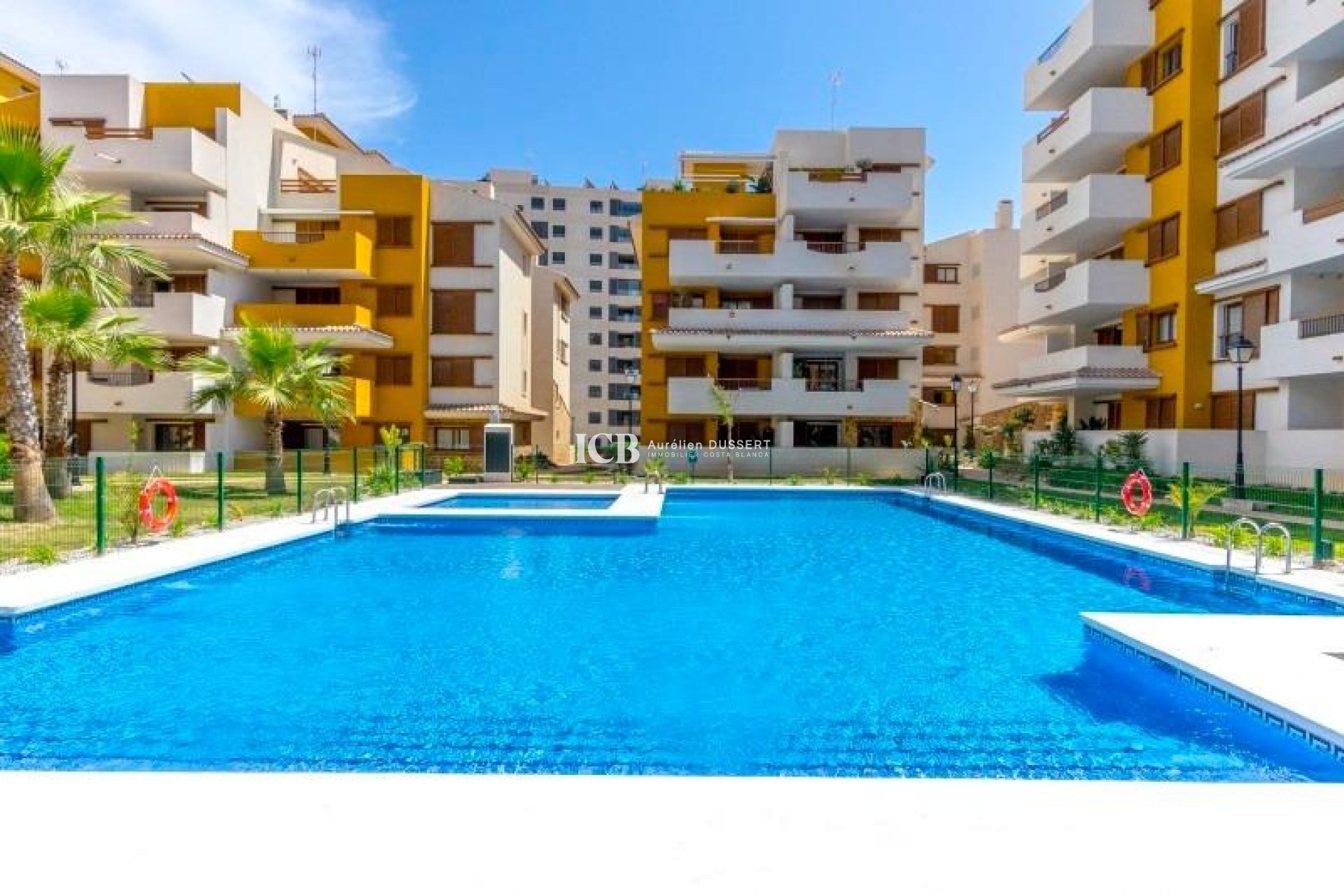 Resale - Apartment / flat -
Torrevieja - Punta prima