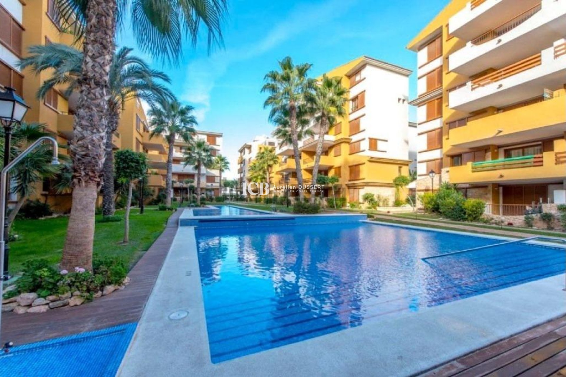 Resale - Apartment / flat -
Torrevieja - Punta prima