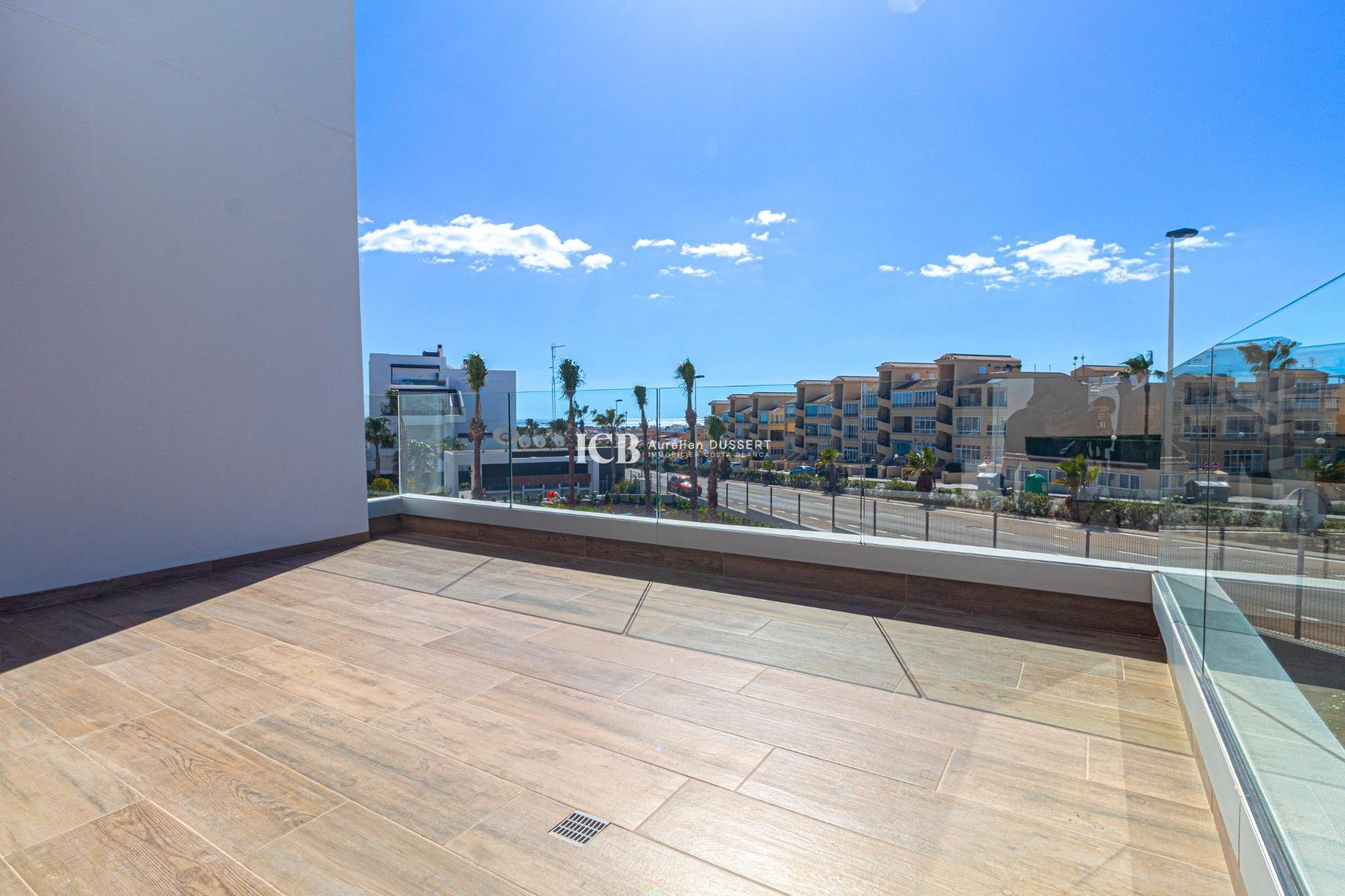 Resale - Apartment / flat -
Torrevieja - Punta prima