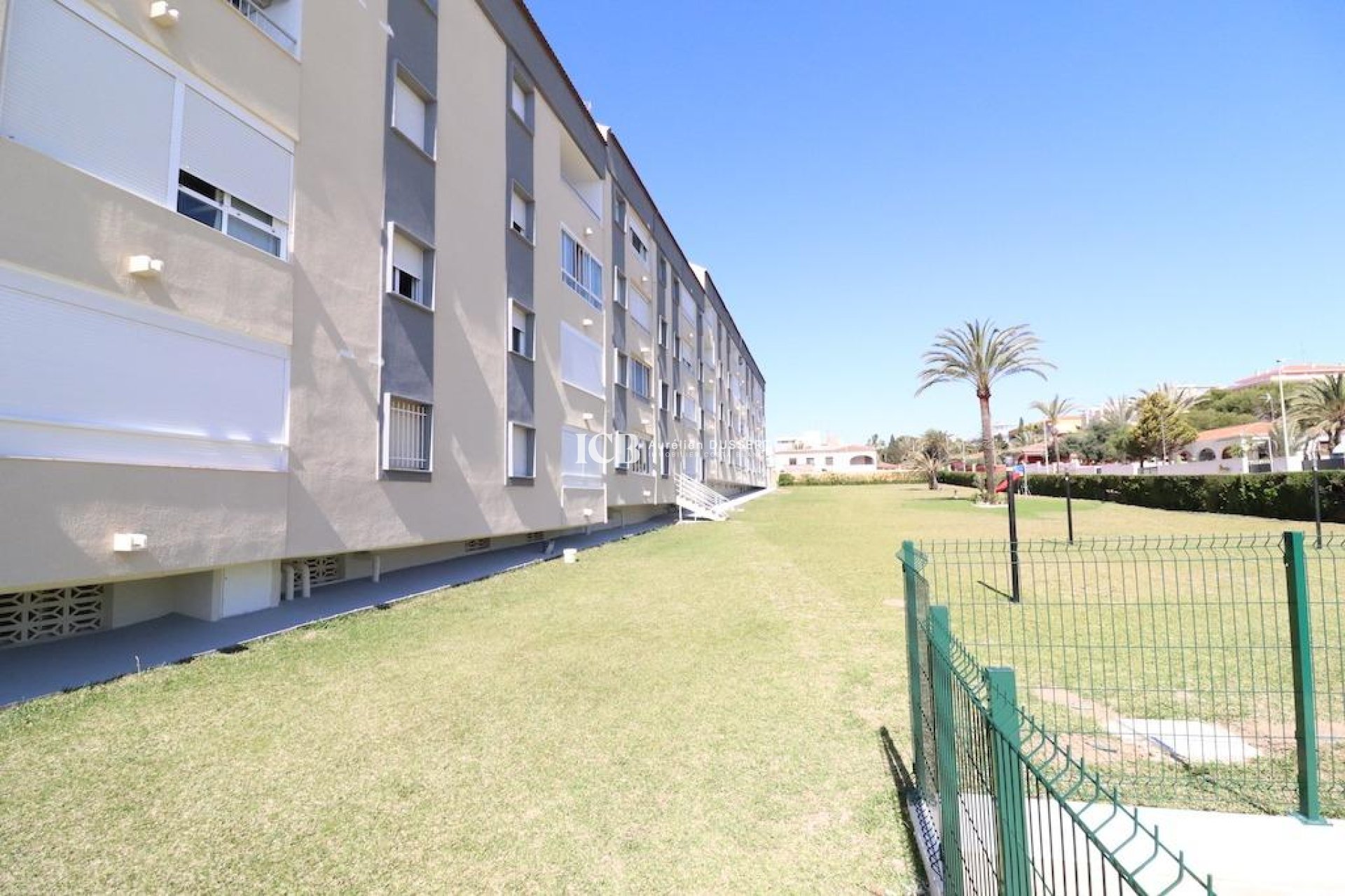 Resale - Apartment / flat -
Torrevieja - Punta prima