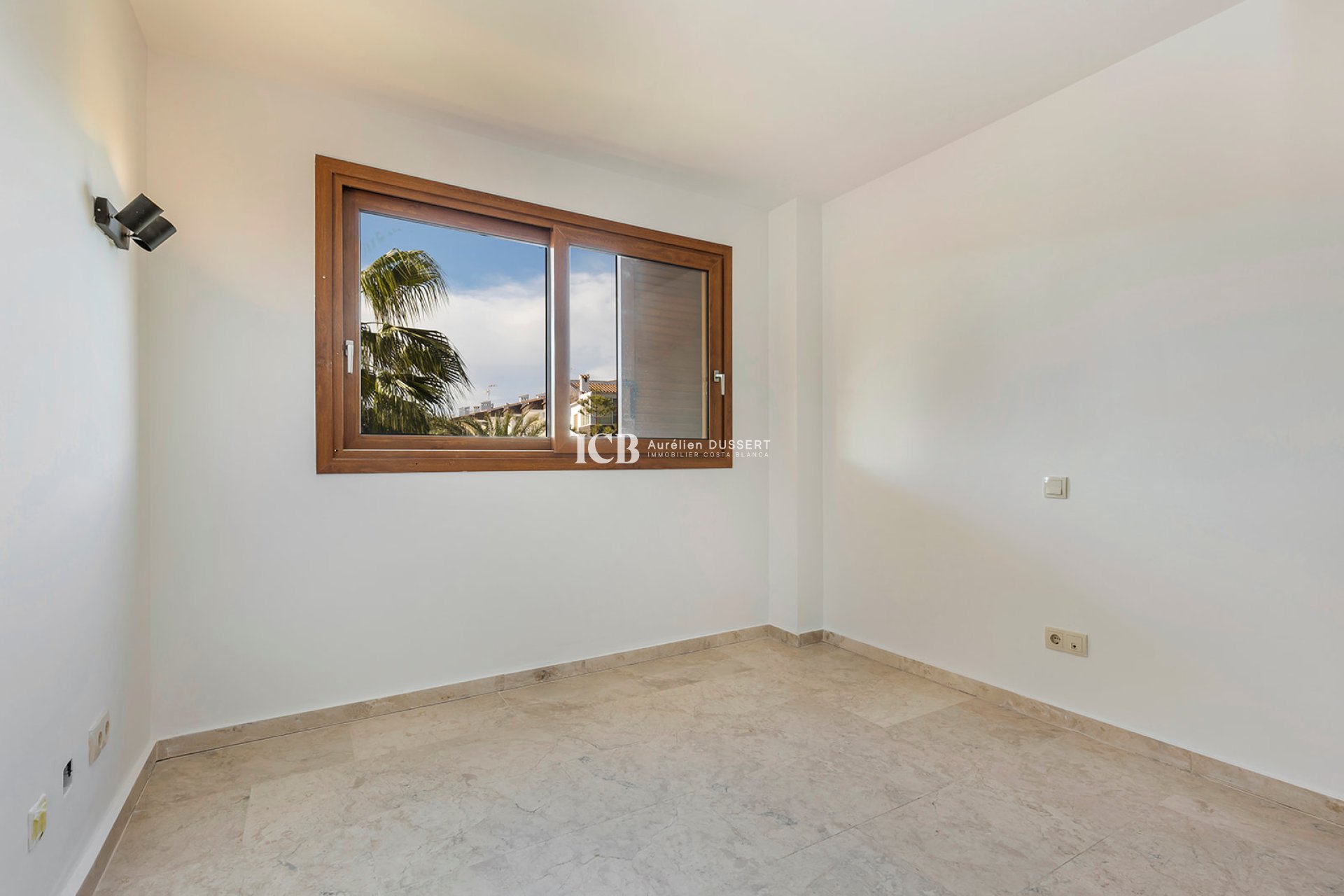 Resale - Apartment / flat -
Torrevieja - Punta prima