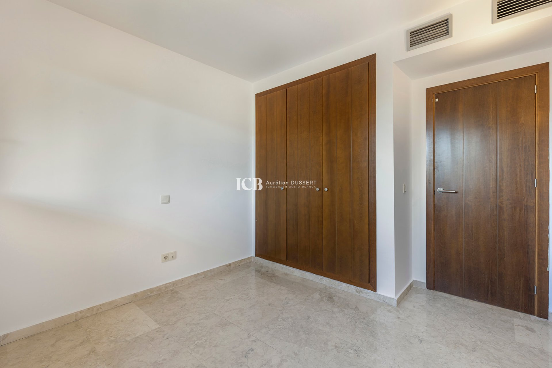 Resale - Apartment / flat -
Torrevieja - Punta prima