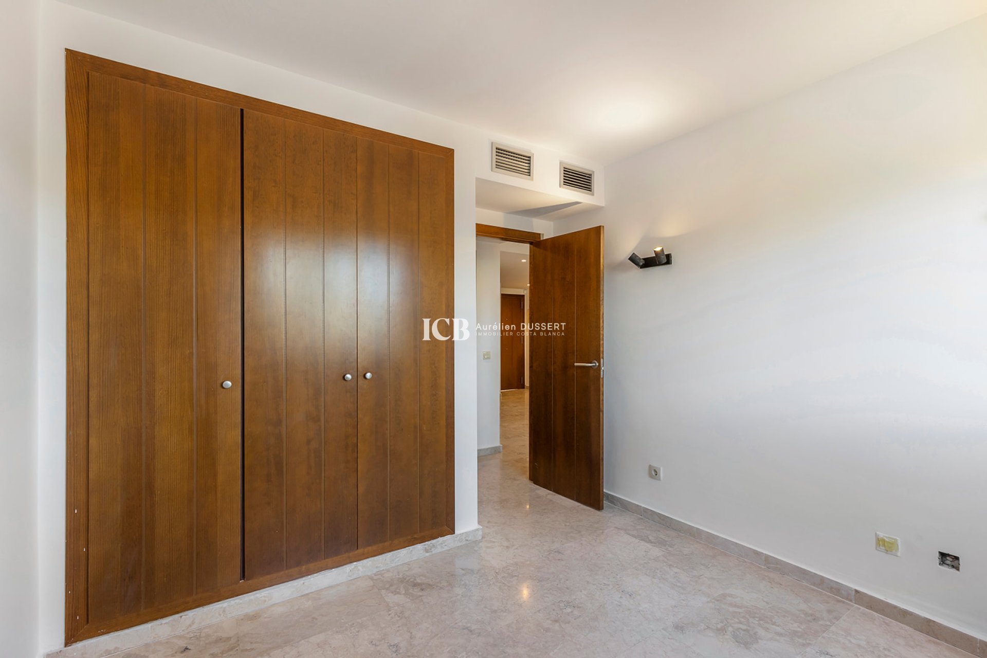 Resale - Apartment / flat -
Torrevieja - Punta prima