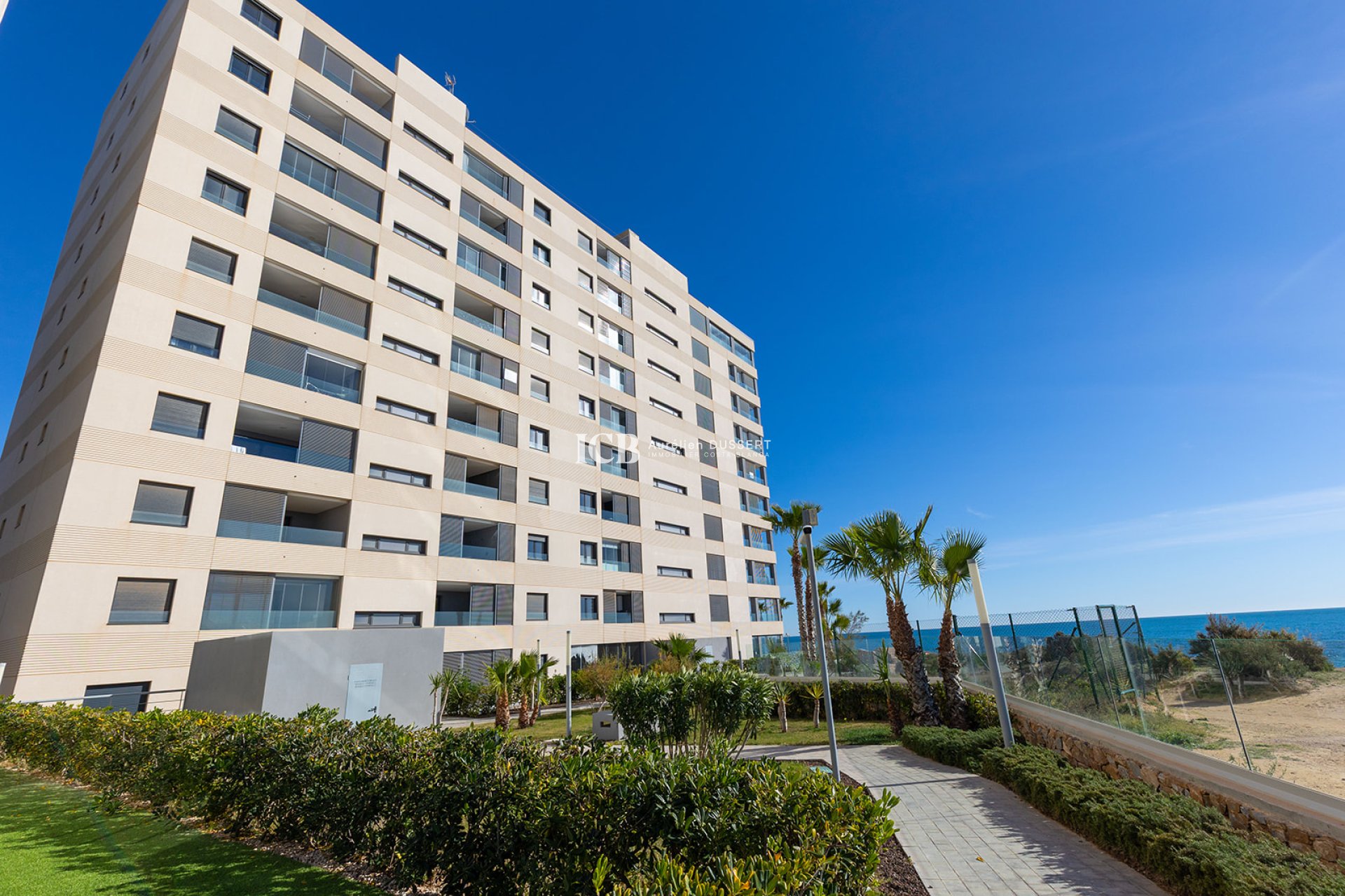 Resale - Apartment / flat -
Torrevieja - Punta prima