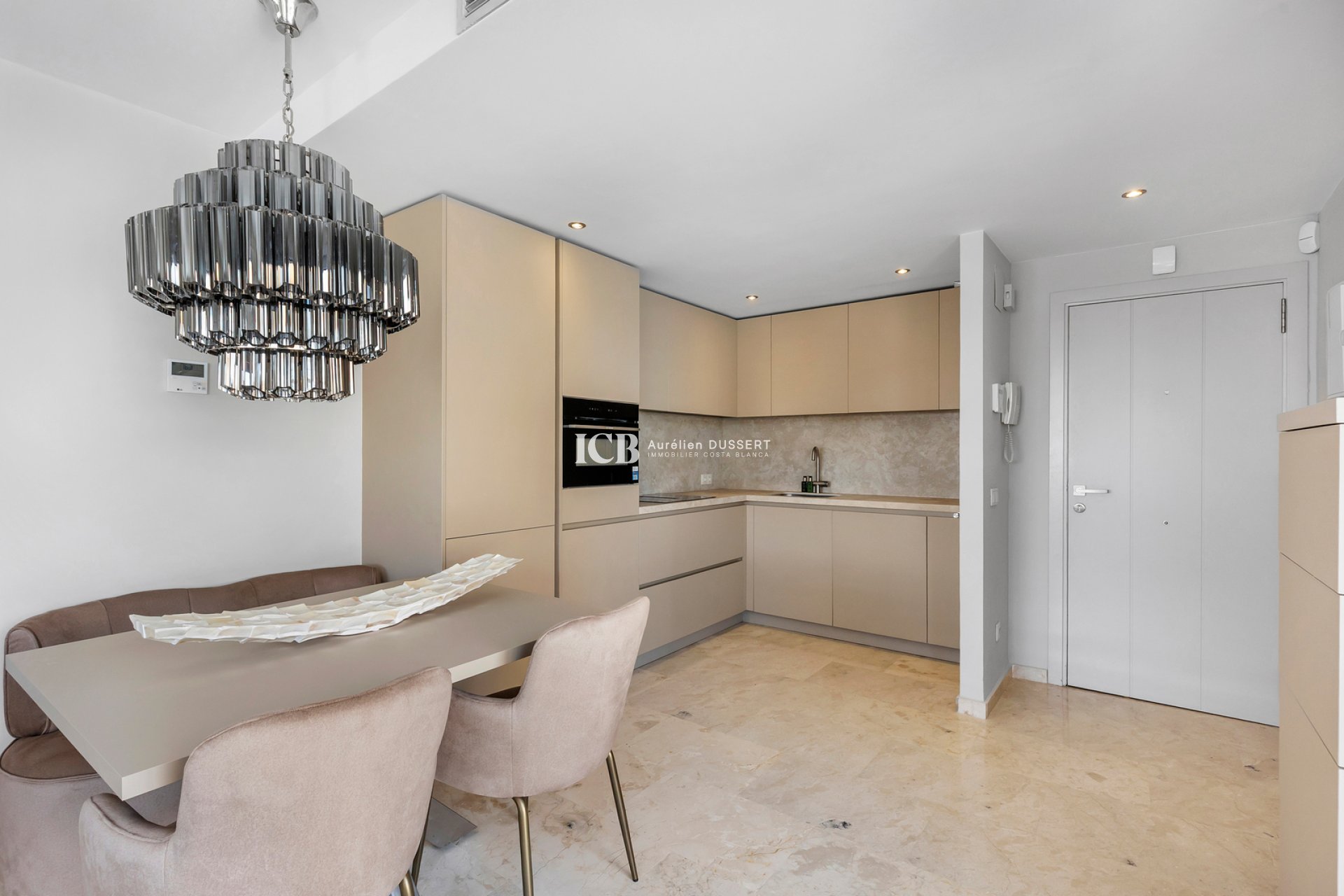 Resale - Apartment / flat -
Torrevieja - Punta prima