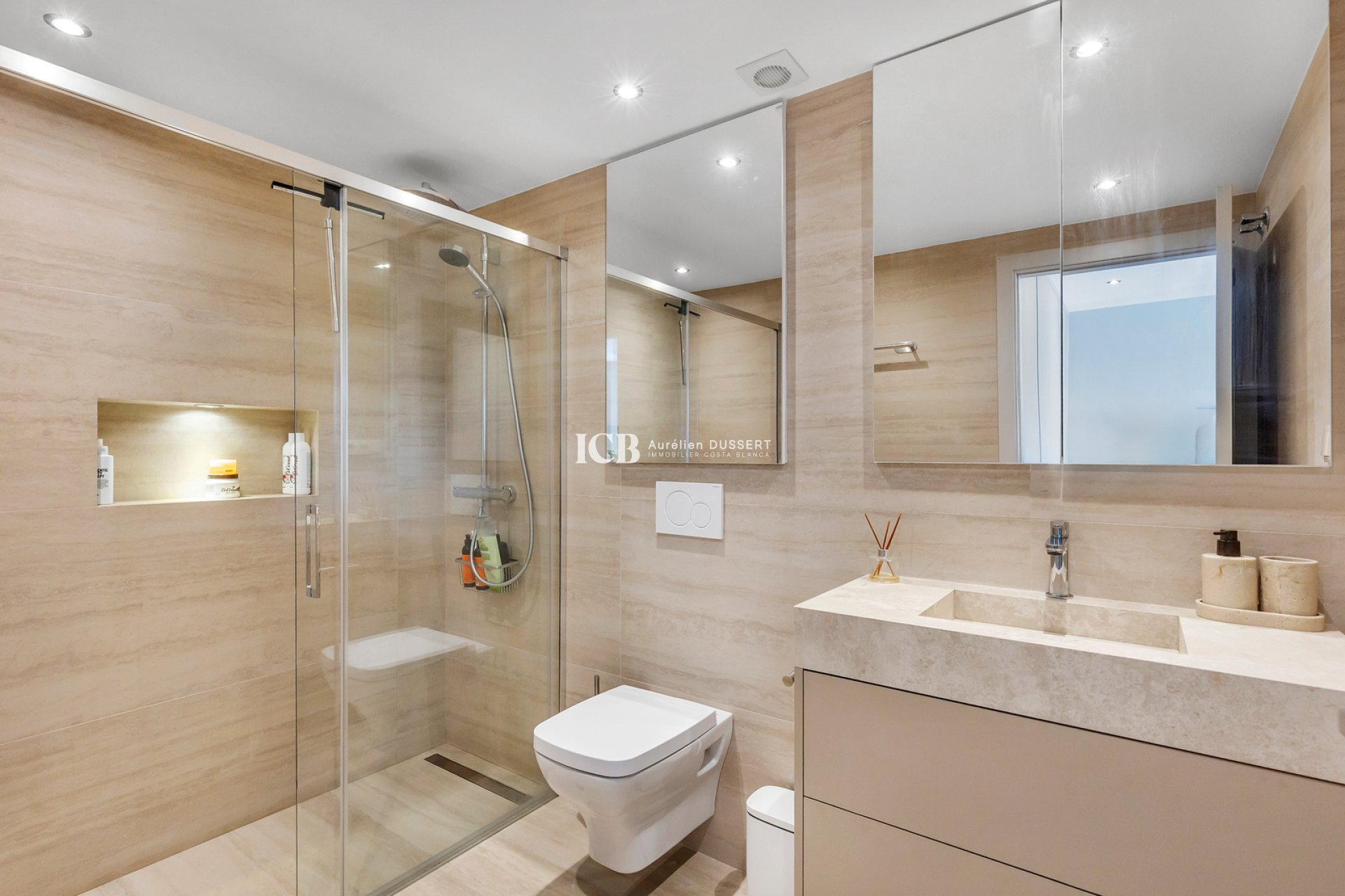 Resale - Apartment / flat -
Torrevieja - Punta prima