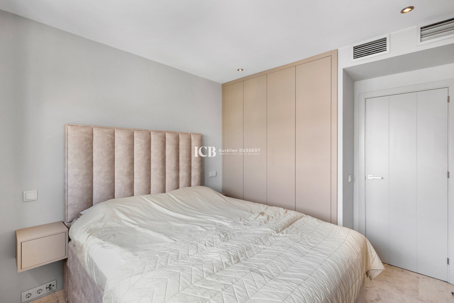 Resale - Apartment / flat -
Torrevieja - Punta prima